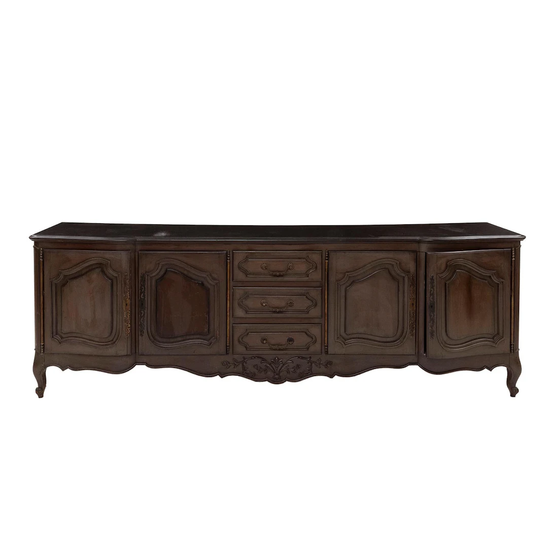 TRINCHADOR, SXX. Estilo Provenzal. En madera laqueada. Cubierta rectangular