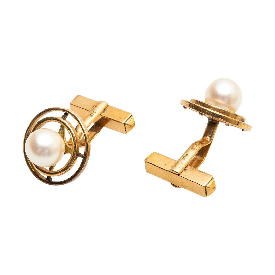 PAR DE MANCUERNILLAS CON PERLAS CULTIVADAS EN ORO AMARILLO DE 14K