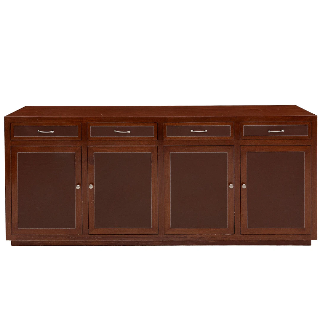 CREDENZA, SXX. En madera laqueada. Cubierta rectangular, cajones y