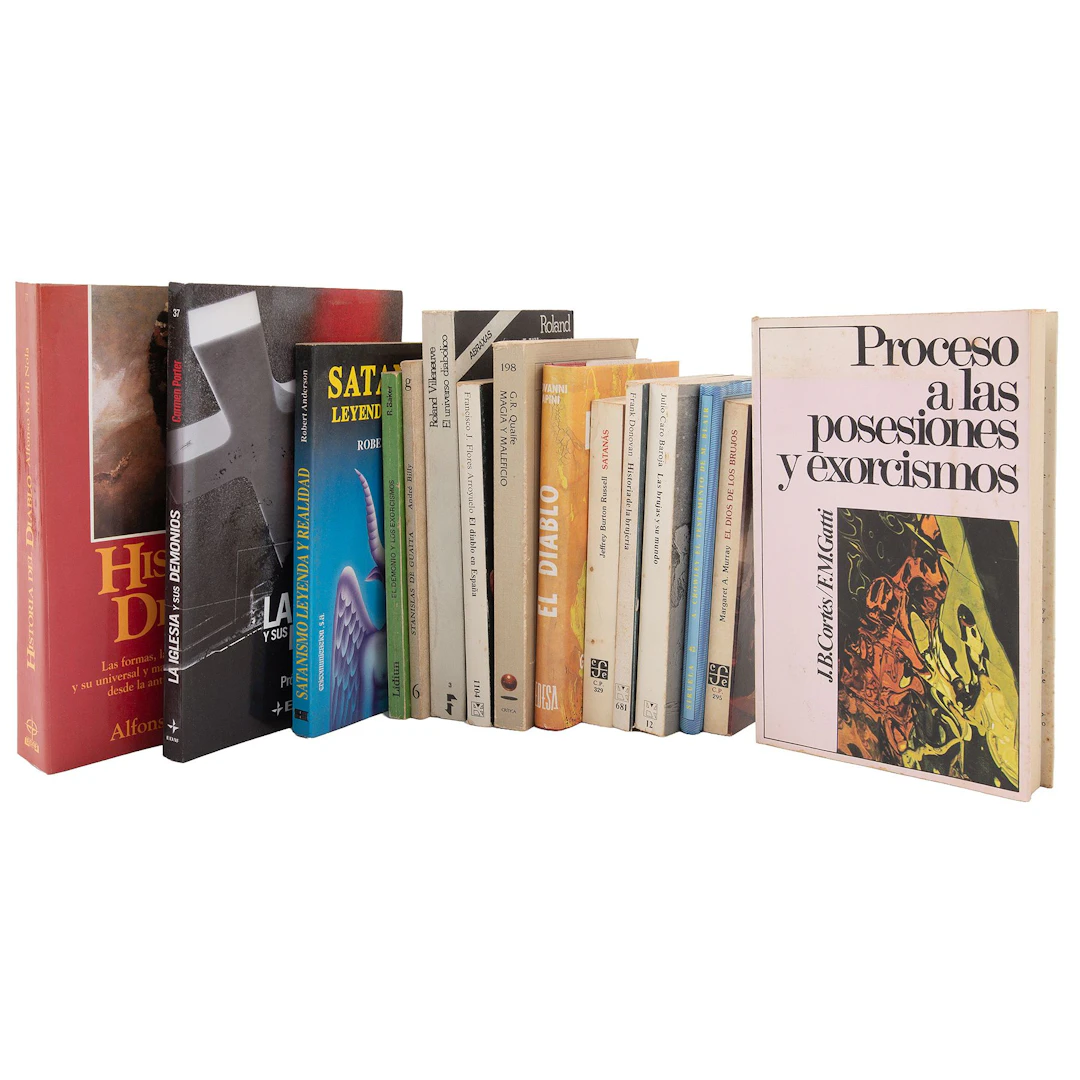 LOTE DE LIBROS SOBRE MISTICISMO Y ESOTERISMO Varios formatos. Títulos: