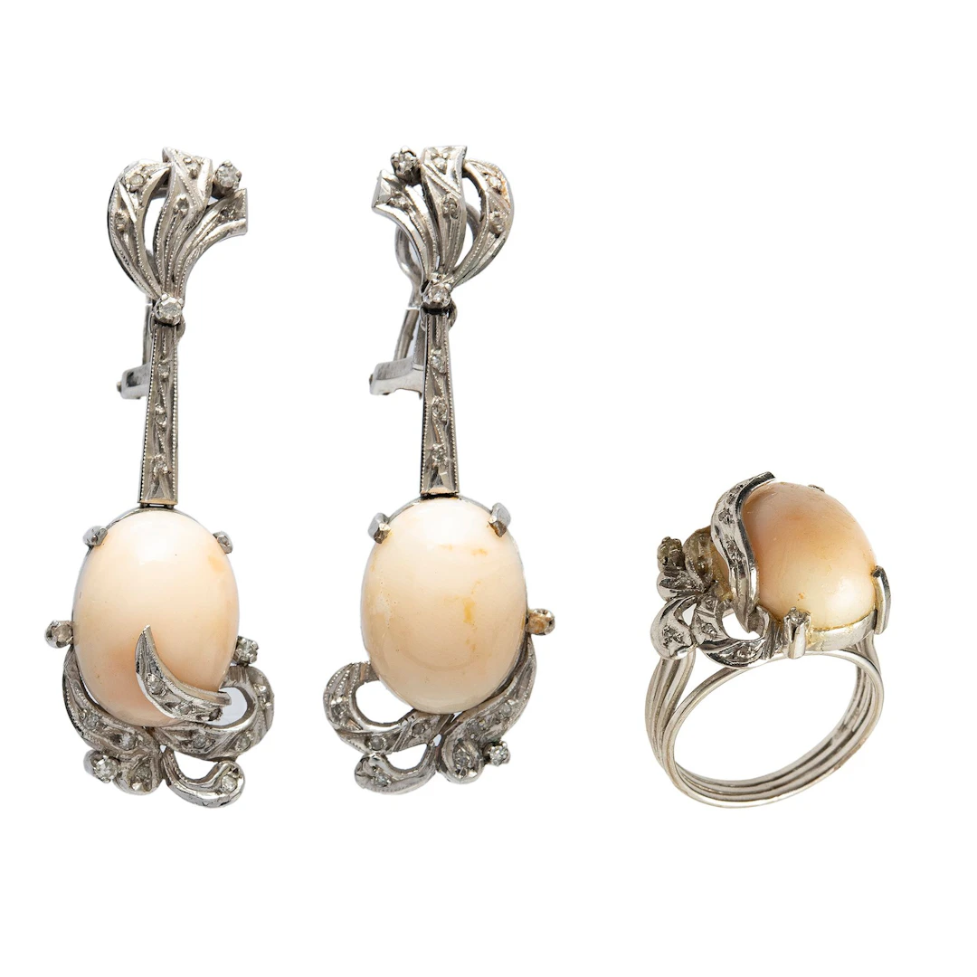 ANILLO Y PAR ARETES CON DIAMANTES Y CORAL EN PLATA PALADIO
