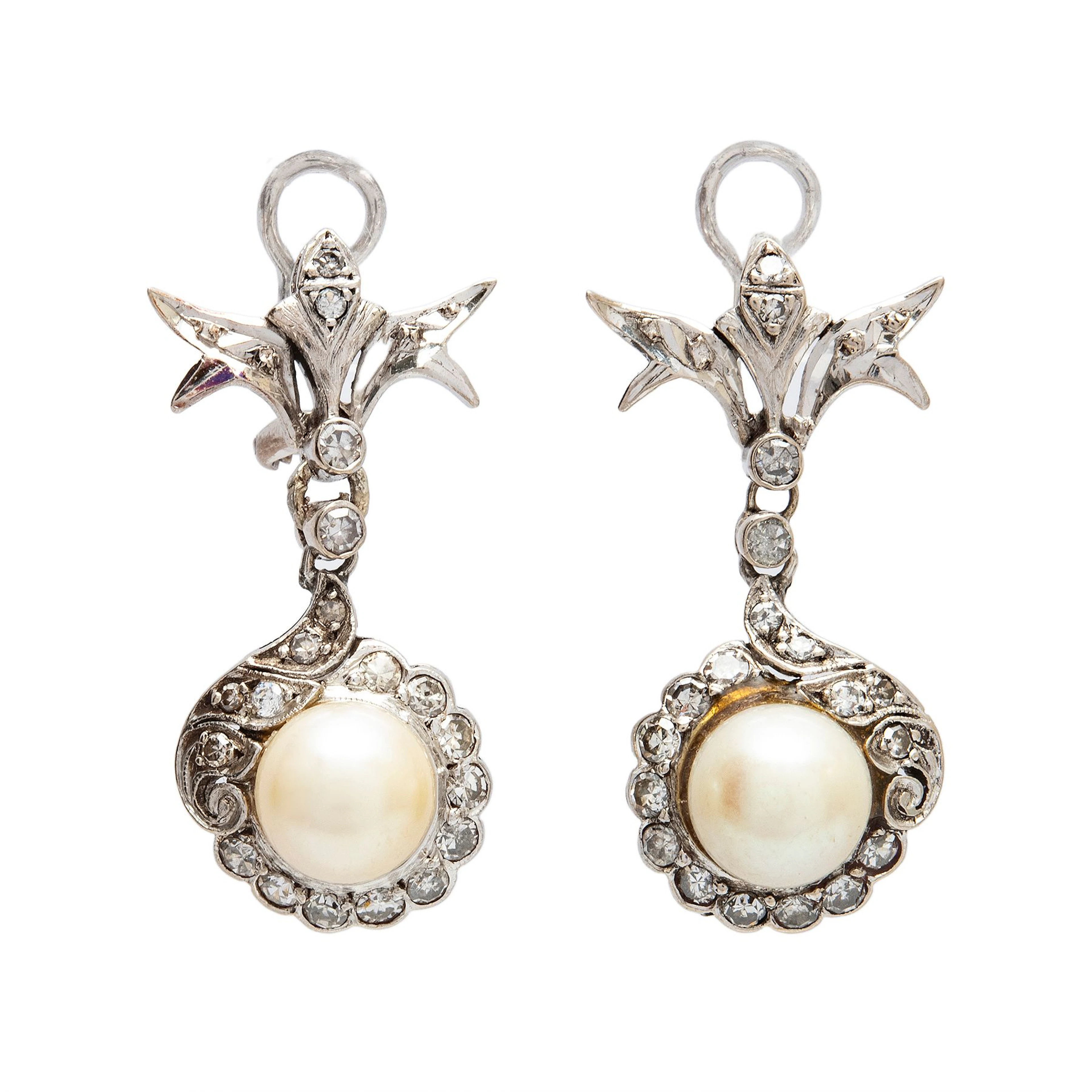 PAR ARETES CON PERLAS CULTIVADAS Y DIAMANTES EN PLATA PALADIO