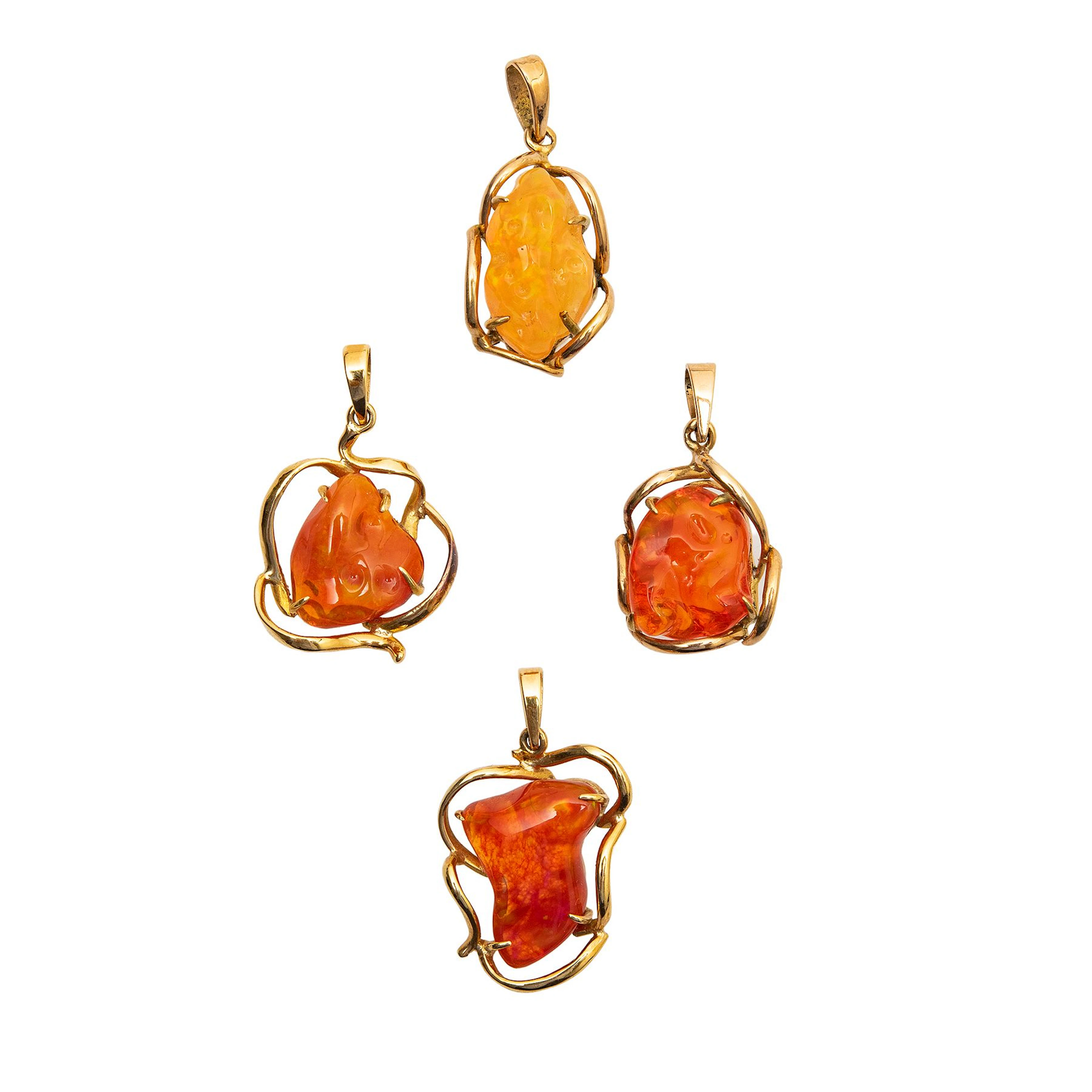 CUATRO PENDIENTES CON ÓPALOS EN ORO AMARILLO DE 18K Y 16K