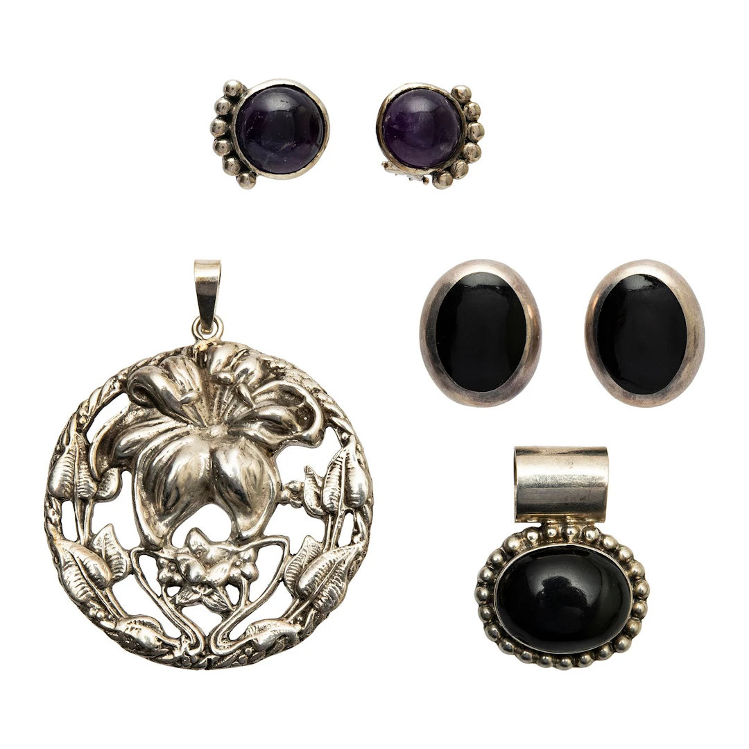 CUATRO PIEZAS DE JOYERIA NACIONAL EN PLATA .925