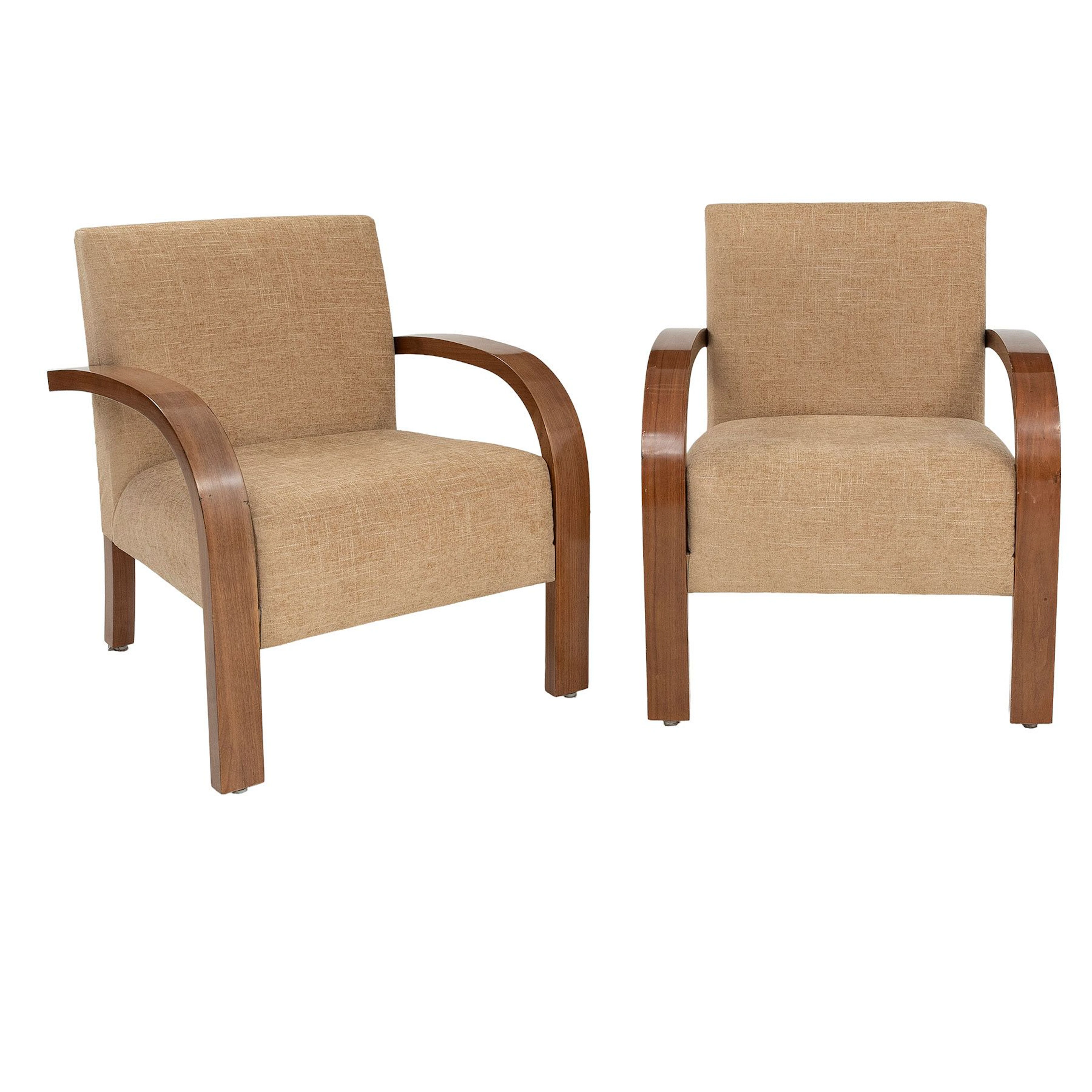 PAR DE SILLONES, SXXI. En madera enchapada. Respaldos cerrados, asientos
