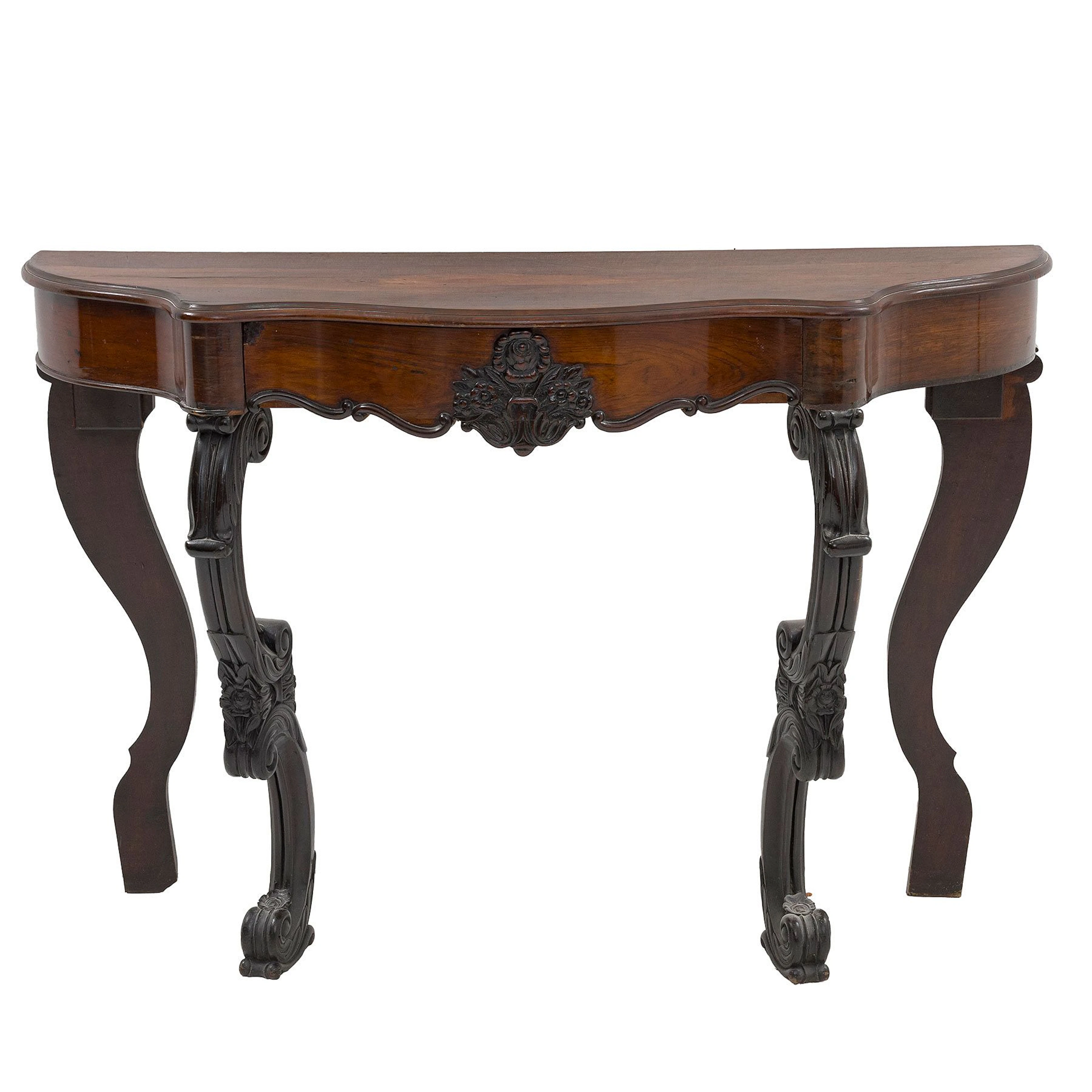 MESA CONSOLA, SXX. Estilo Rococó. En madera laqueada. Cubierta irregular