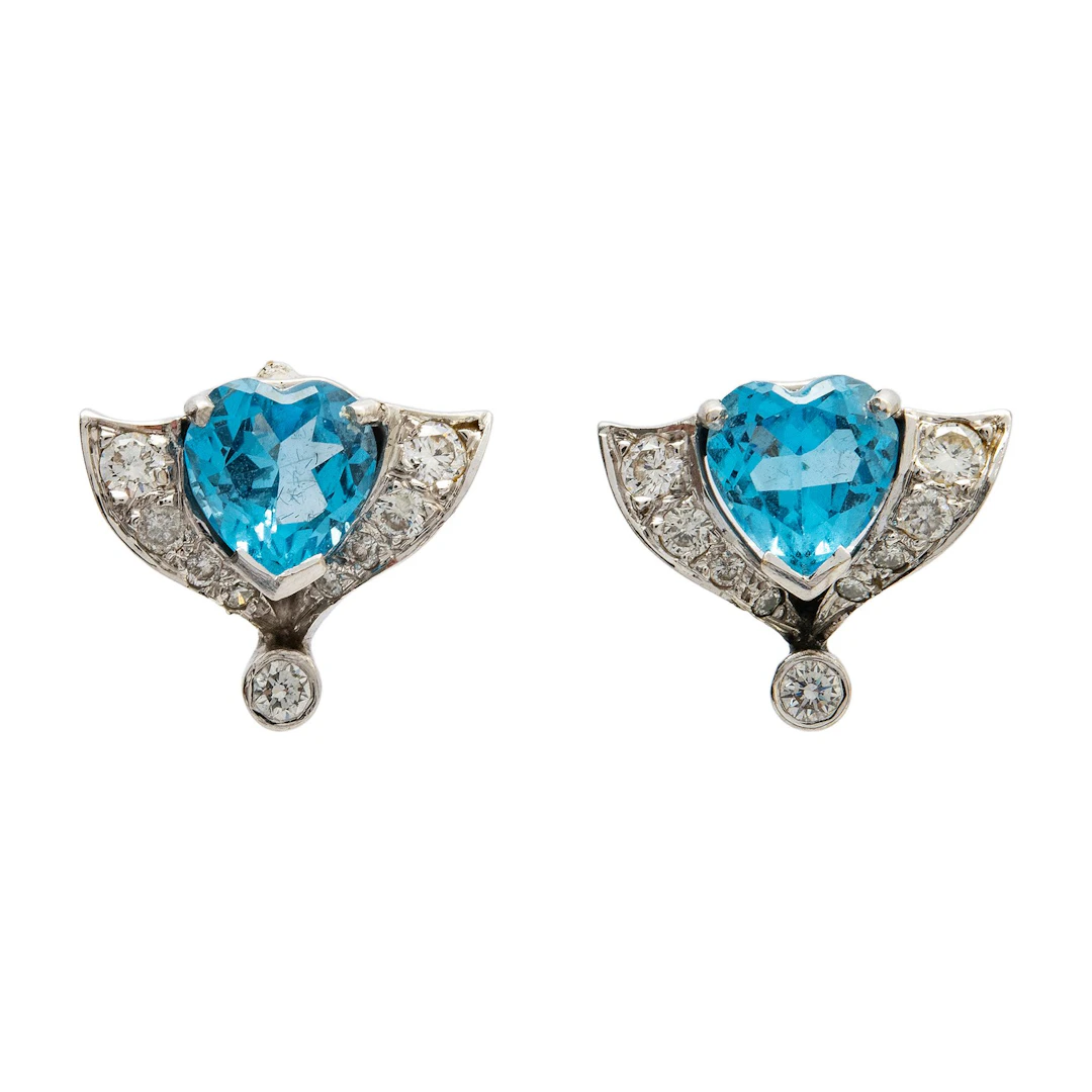 PAR ARETES CON TOPACIOS Y DIAMANTES EN ORO BLANCO DE 14K