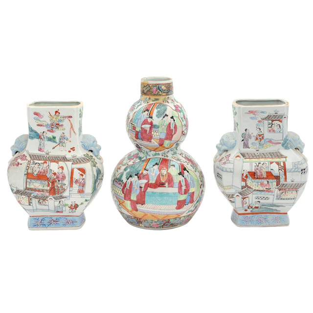 JARRONES CHINA, SIGLO XX Elaborados en porcelana tipo Familia Rosa
