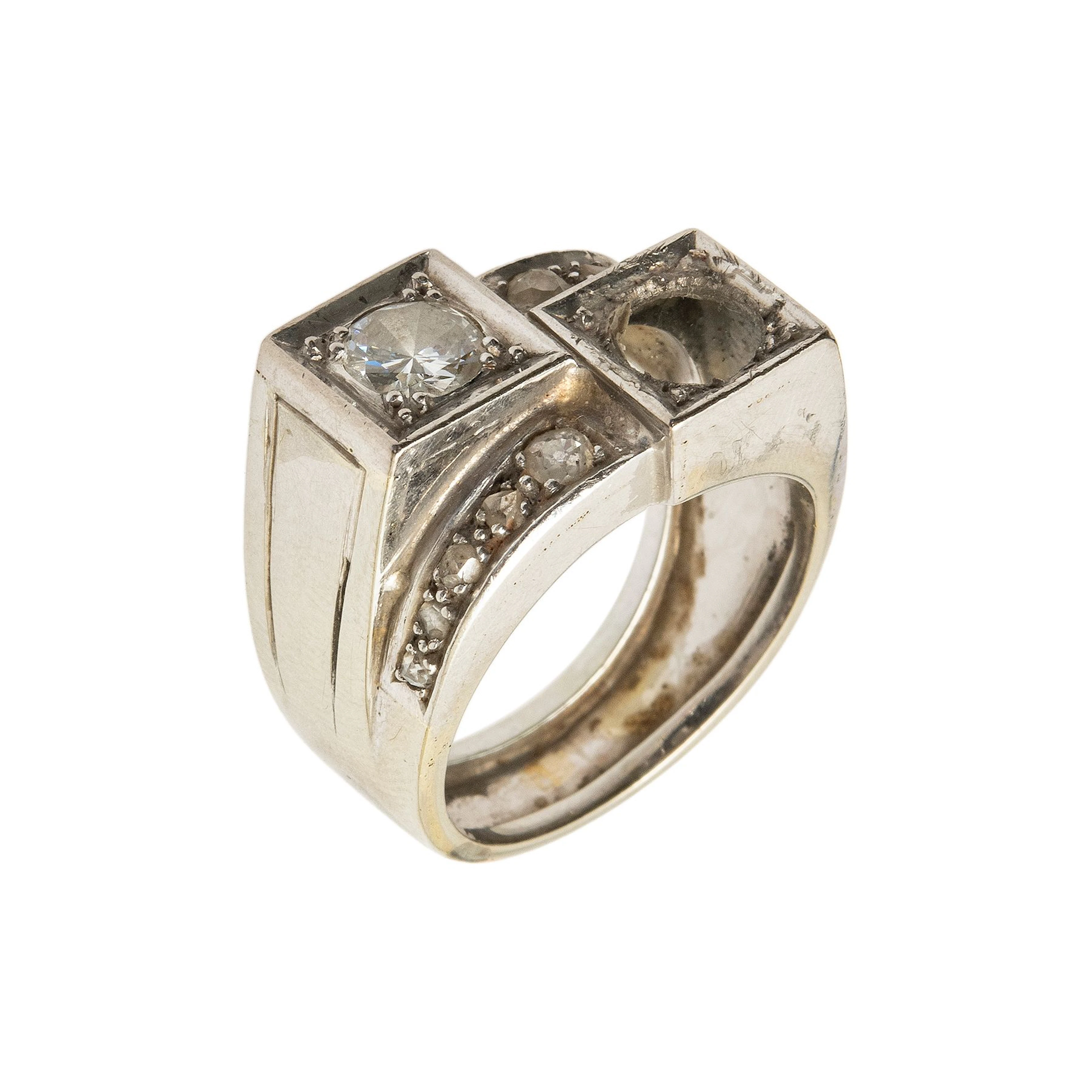 ANILLO CON DIAMANTE EN ORO BLANCO DE 14K