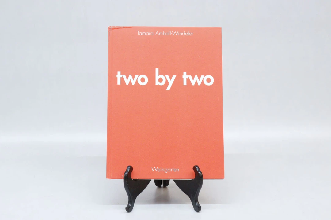 Bok, "Two by two", Tamara Amhoff-Windeler, Weingarten