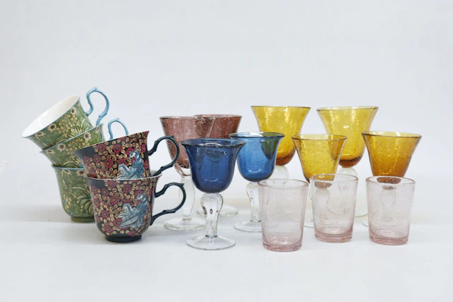 Temuggar, 6st, Indiska, samt diverse glas, Duka