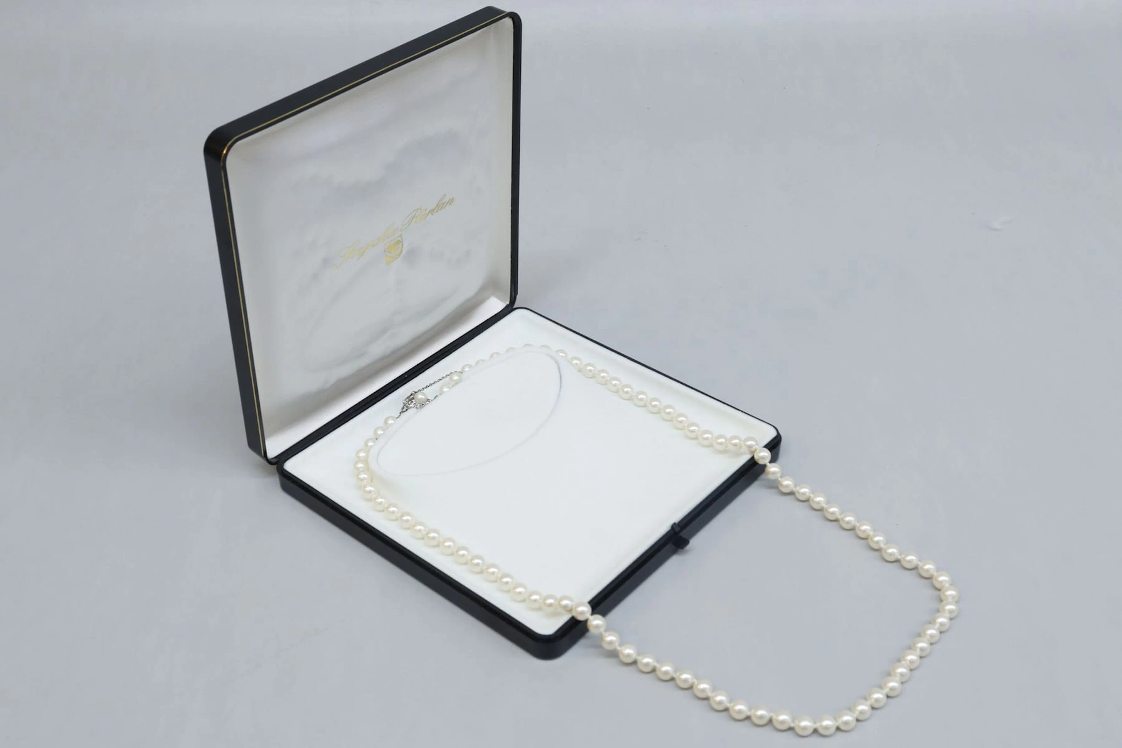 Pärlhalsband