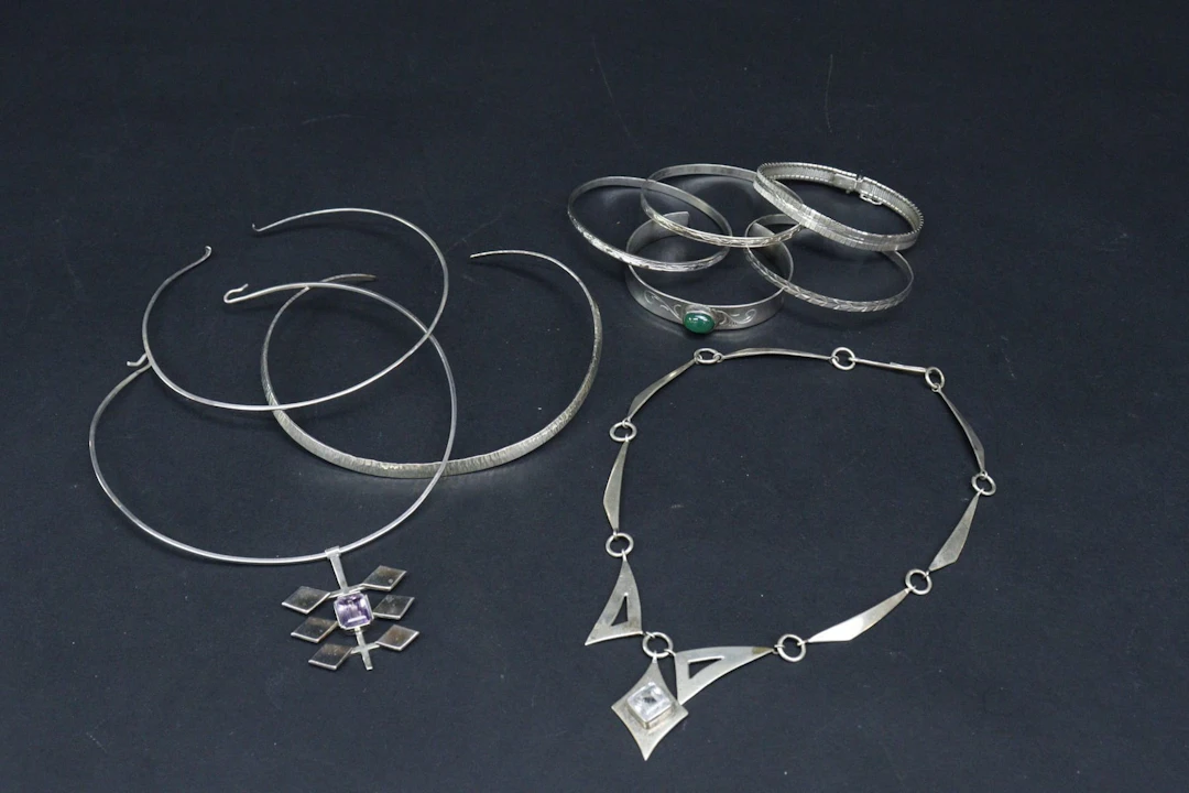 Halsband och armband i silver