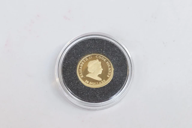Mynt, guld, 10 dollar, Cook Island, vikt 1.25 gram