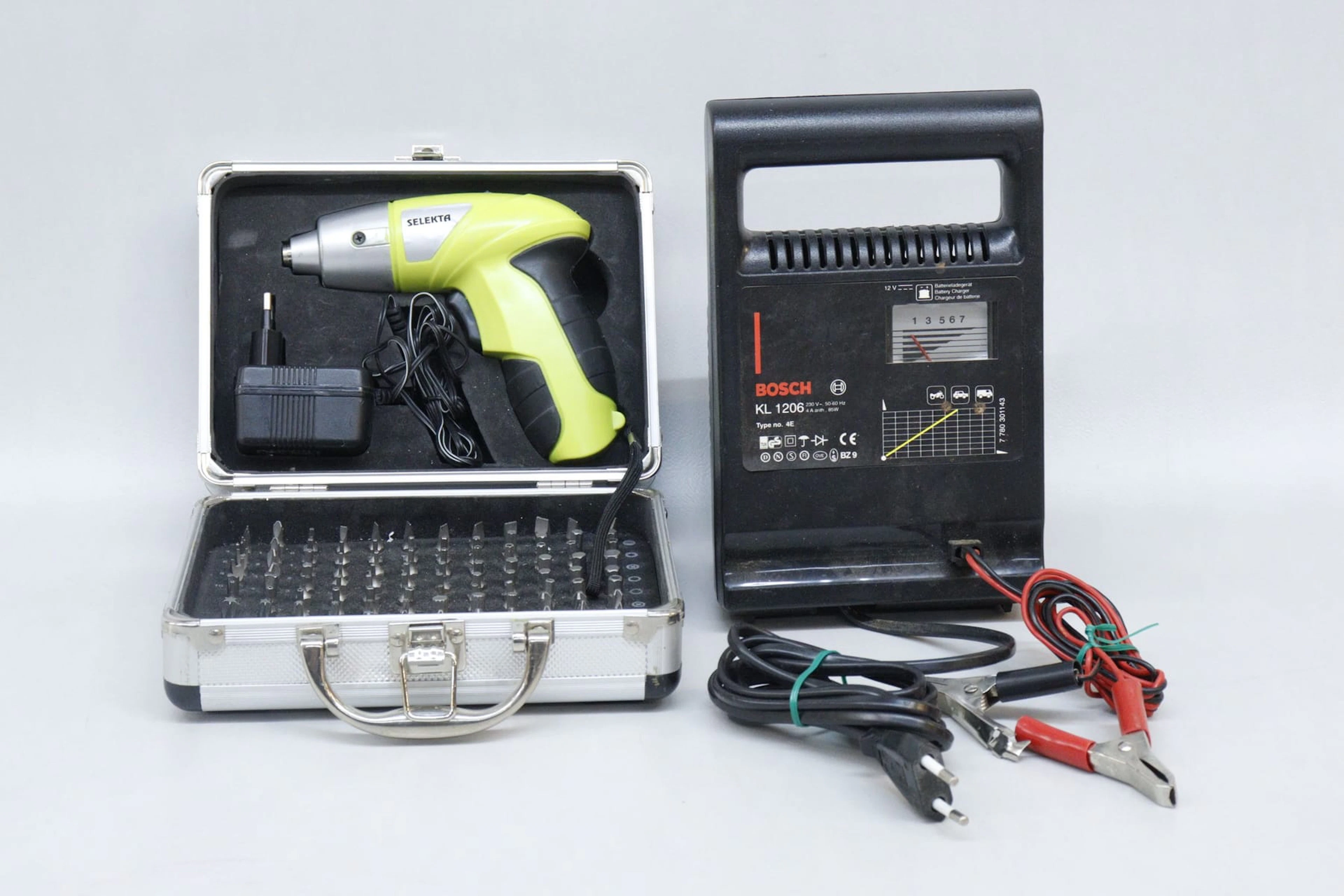 Skruvdragare, Selekta, med bits samt Bosch batteriladdare