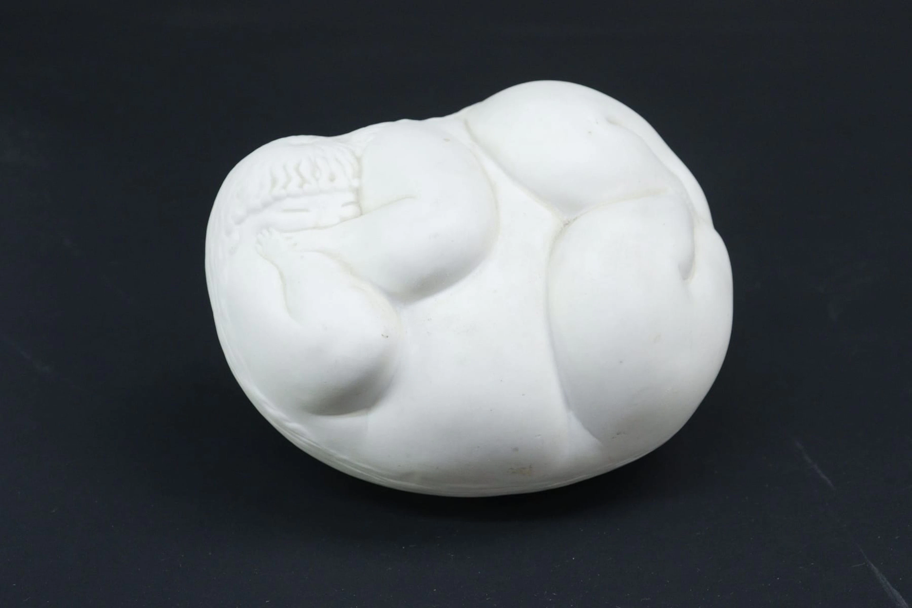 Skulptur, Ricardo Mesa, biskviporslin, signerad