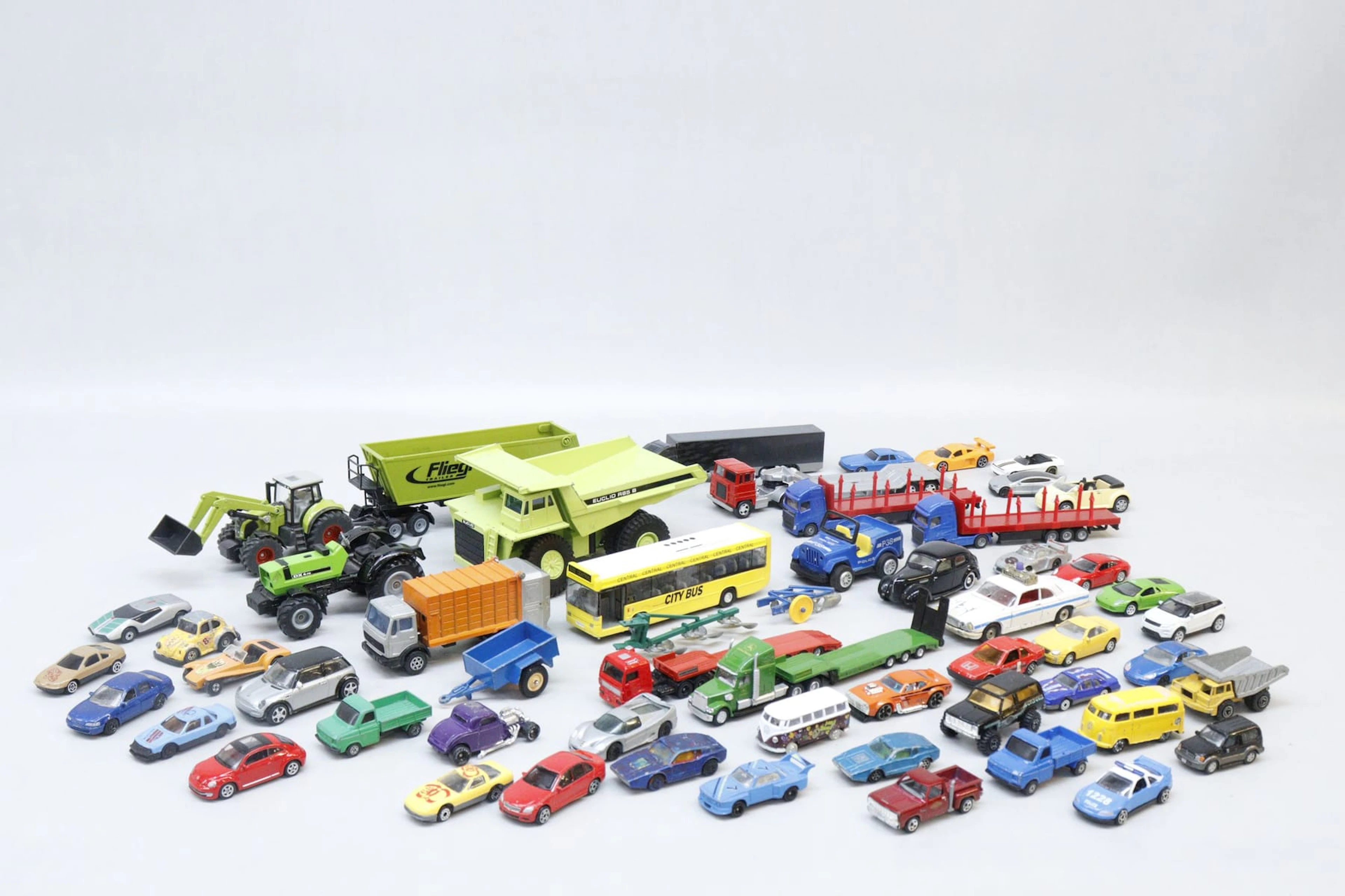 Leksaksfordon, bla John Deere
