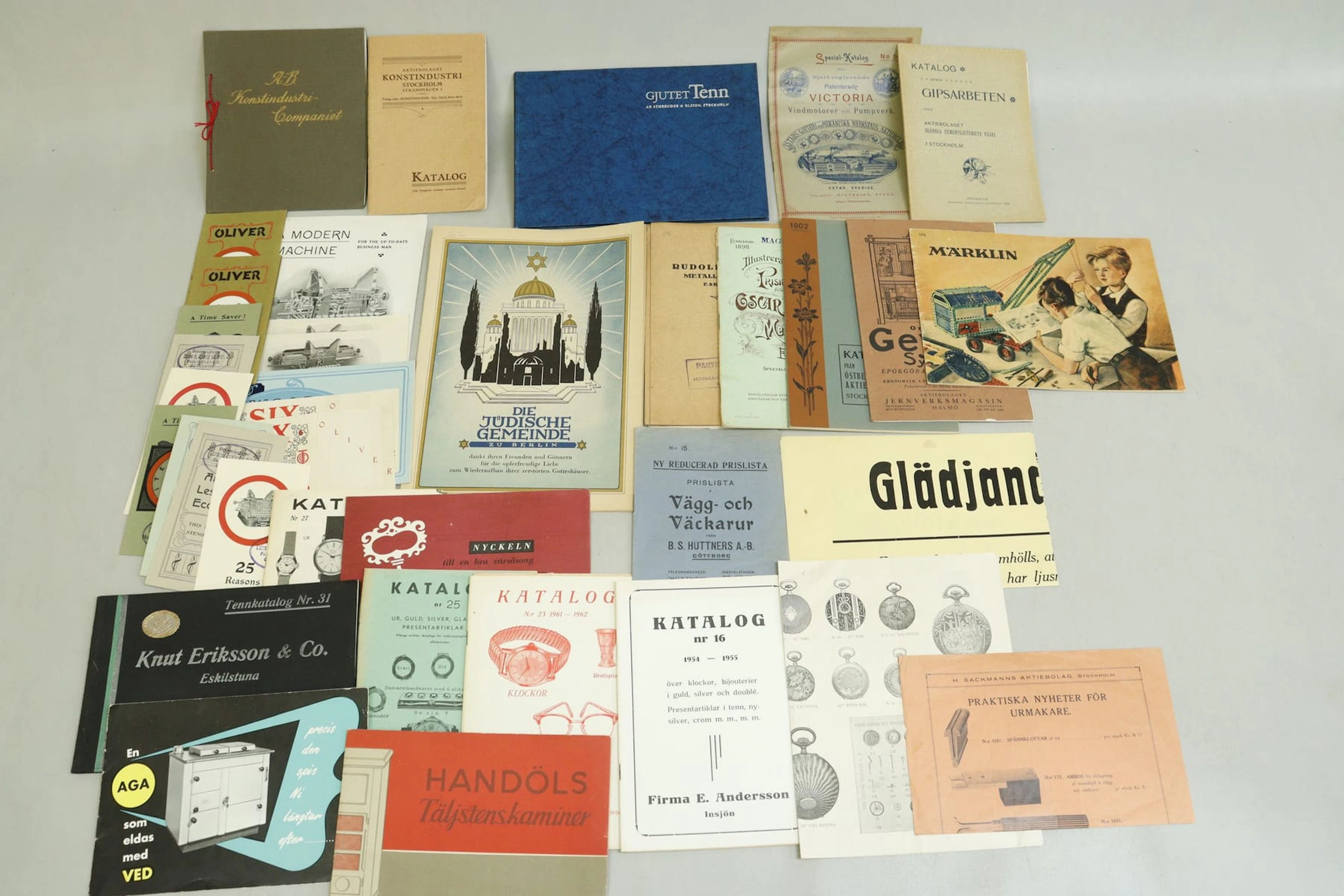 Diverse äldre produktkataloger, bla klockor, Junghans, Märklin, tenn