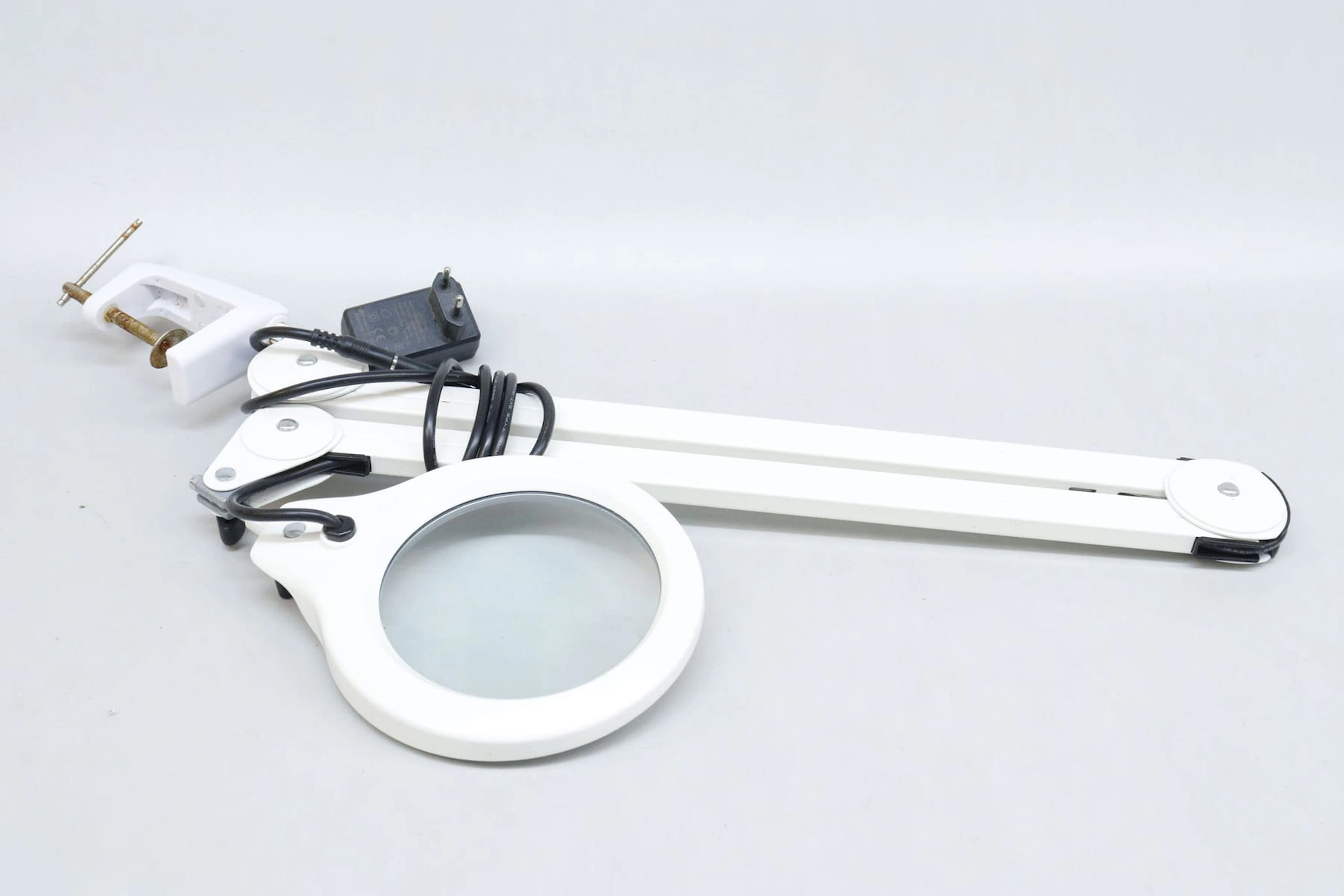 Förstoringsglas på arm med ljus, Luxo