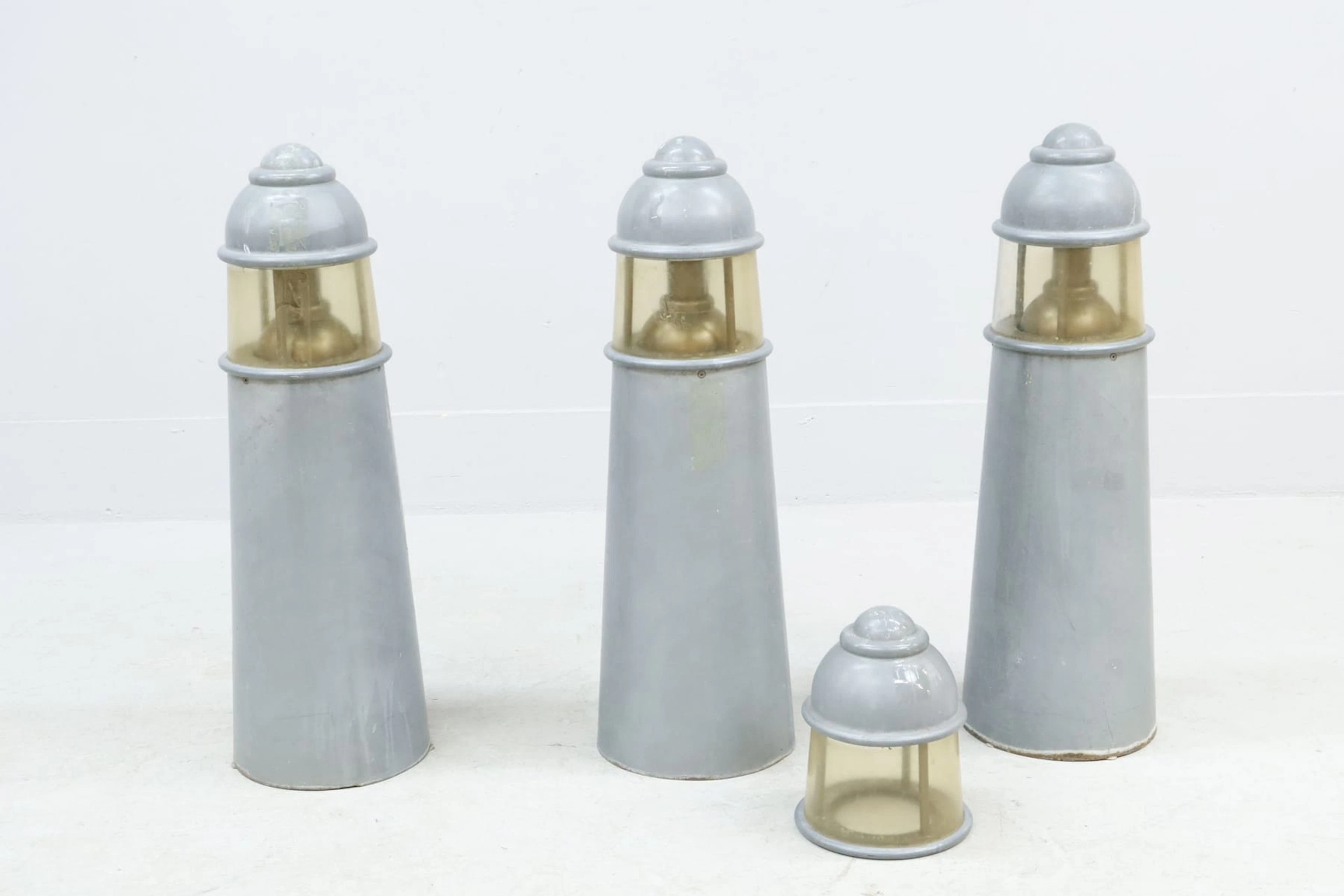 Utebelysningar, 3st, Pharos, Focus Lighting, galvad plåt, design Torsten Torup
