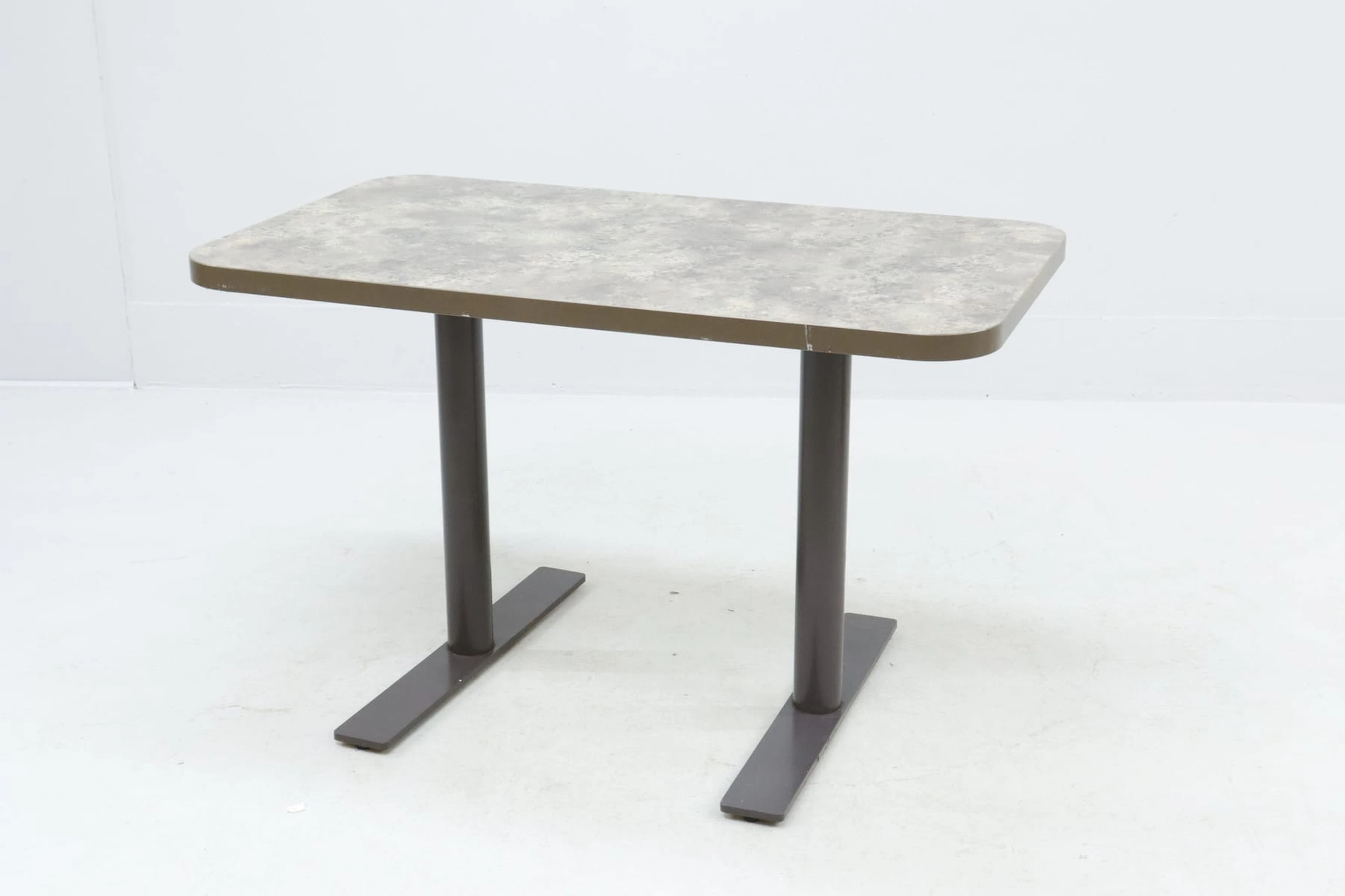 Bord, laminatskiva på metallstativ