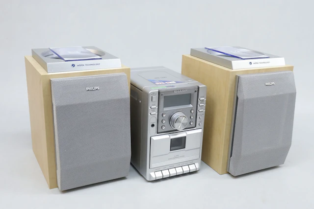 Stereo, Sharp, samt högtalare, Philips
