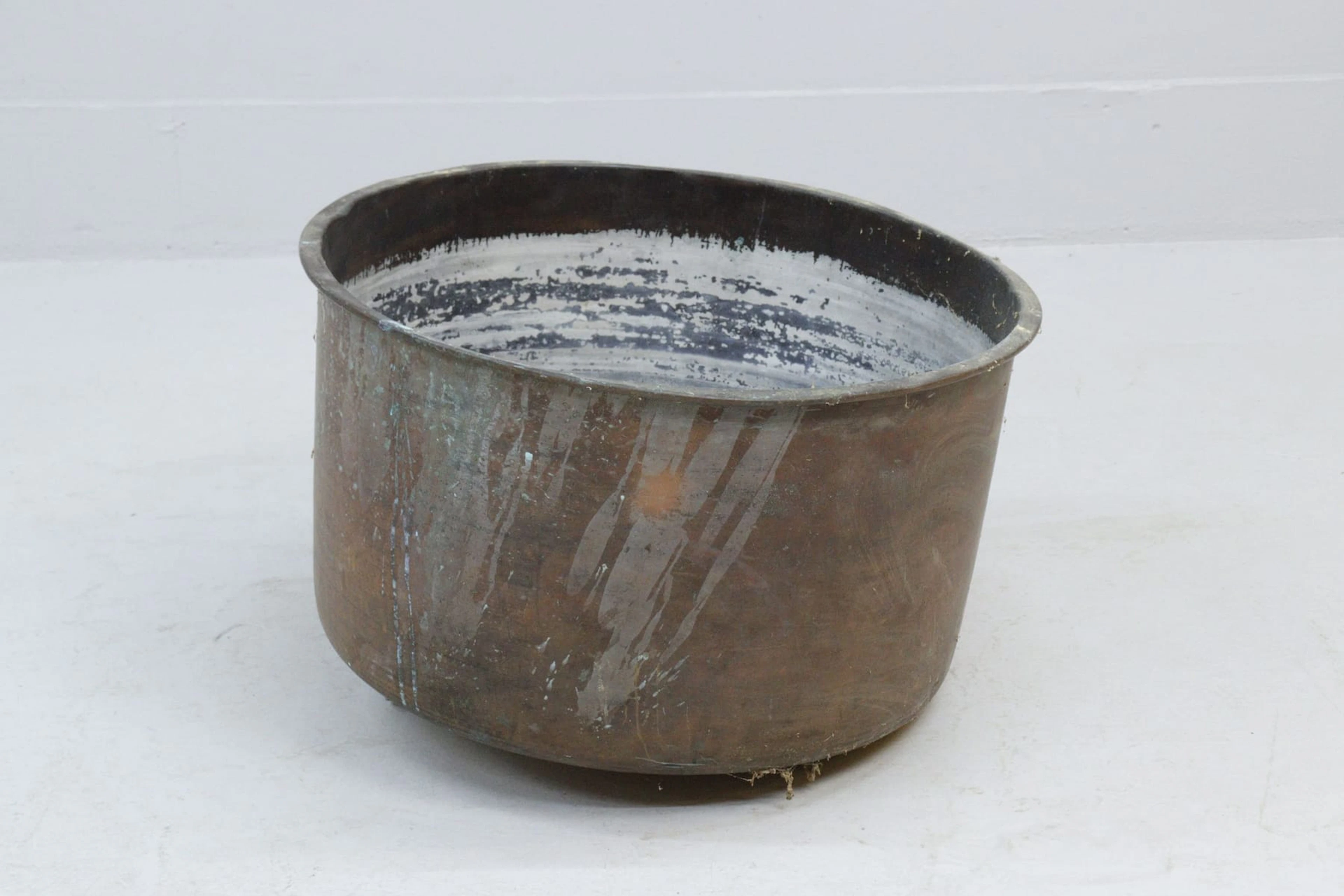 Kopparbalja med utlopp, vikt 6,3kg