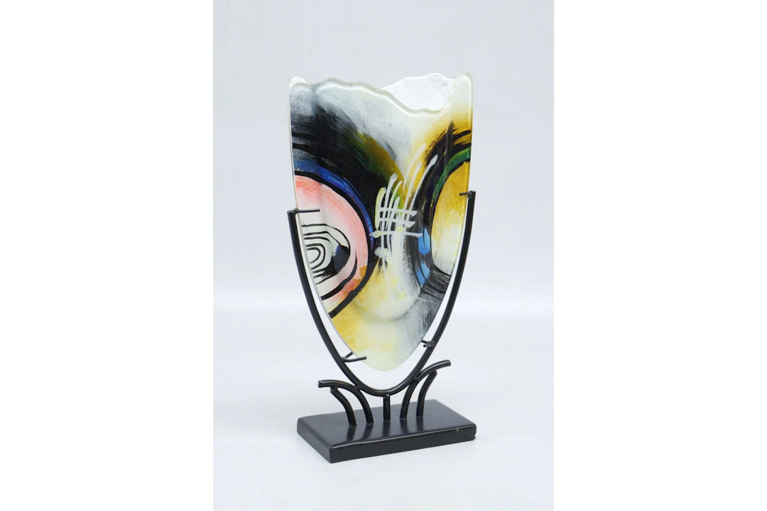 Vas, konstglas, i metallstativ, Benjamin Art Glass