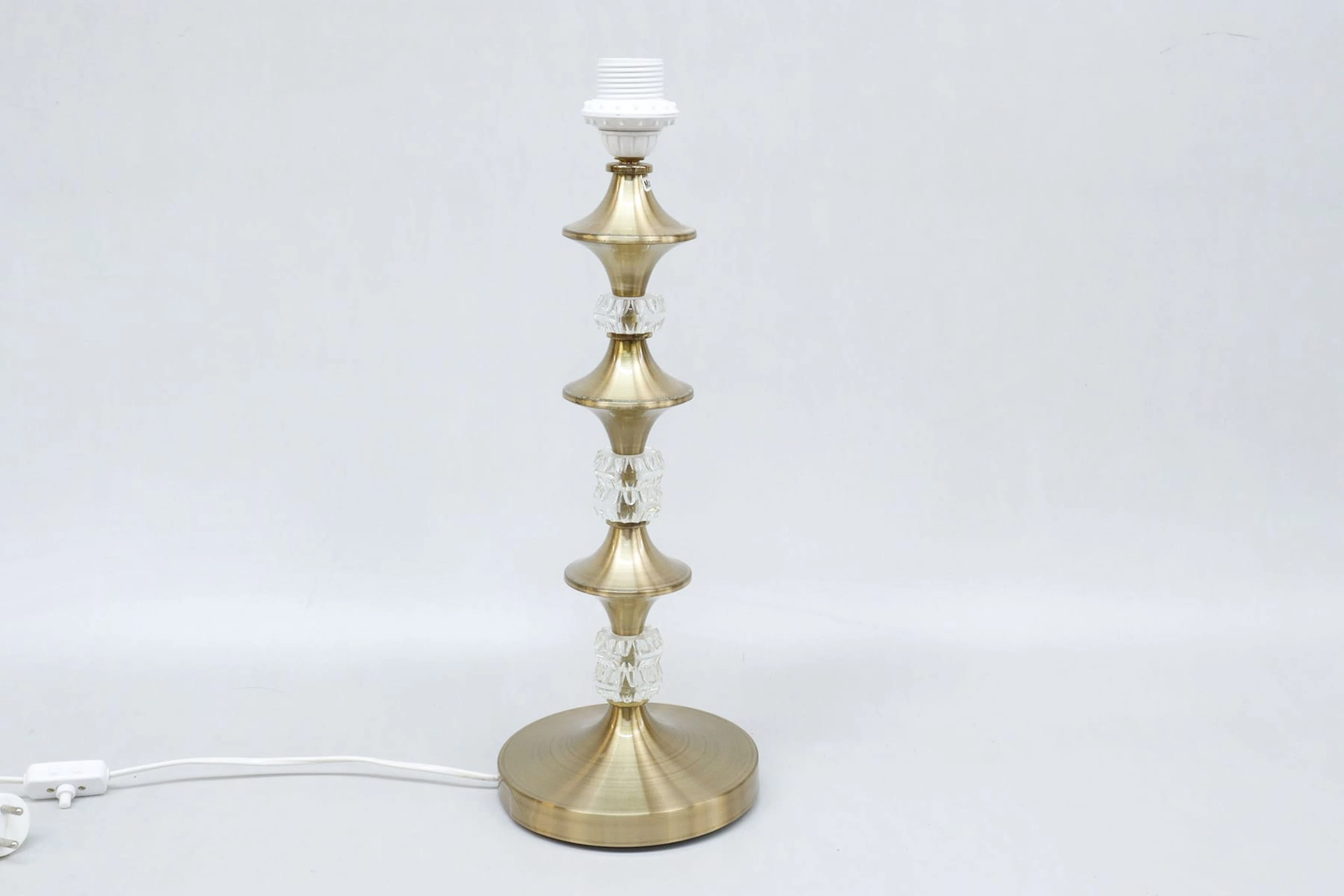 Bordslampa, gulmetall och glas