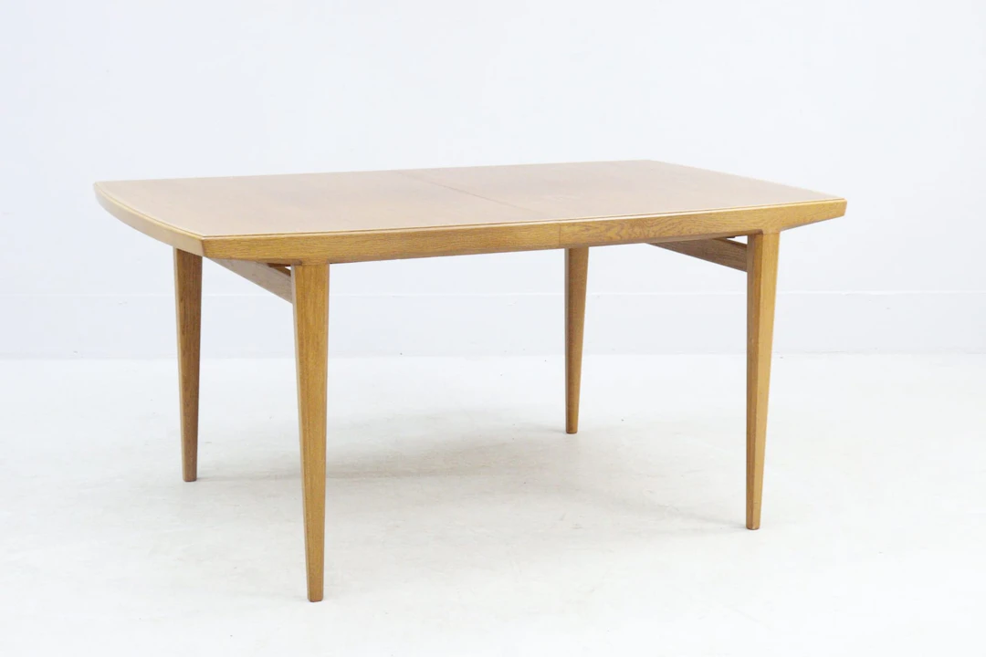 Matbord, teak och ek, med 2 iläggsskivor