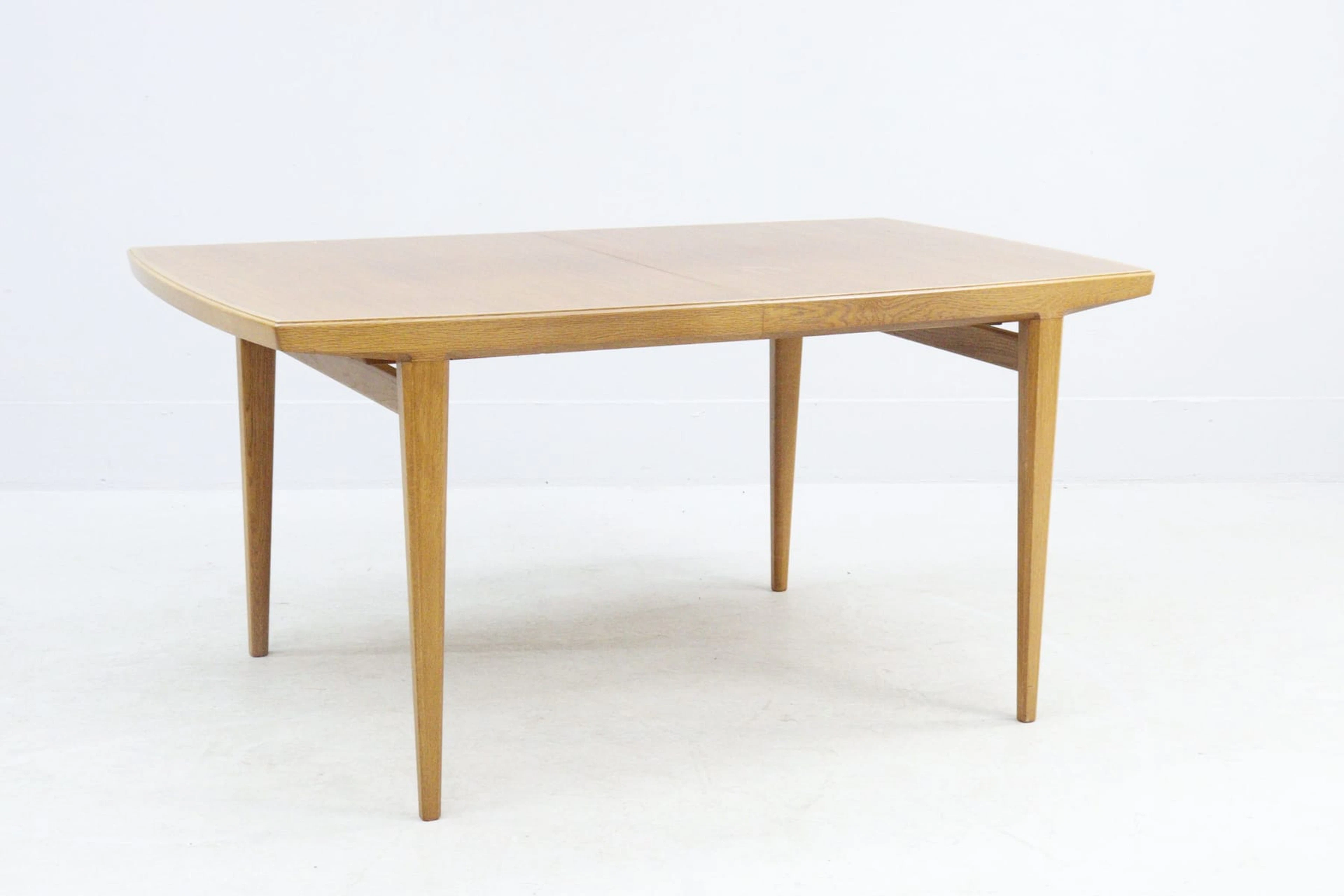 Matbord, teak och ek, med 2 iläggsskivor