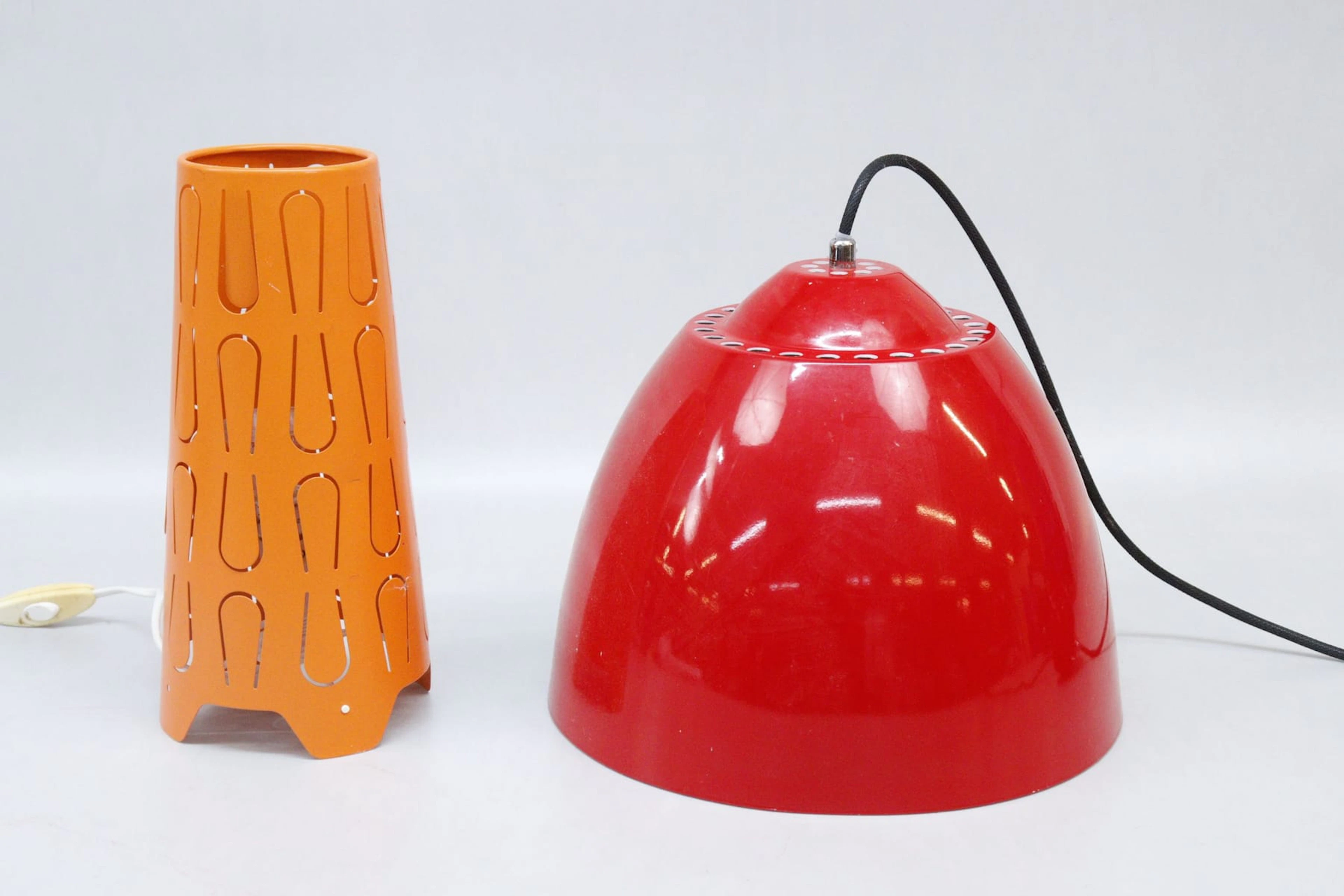 Bordslampa och taklampa, metall, bla Markslöjd