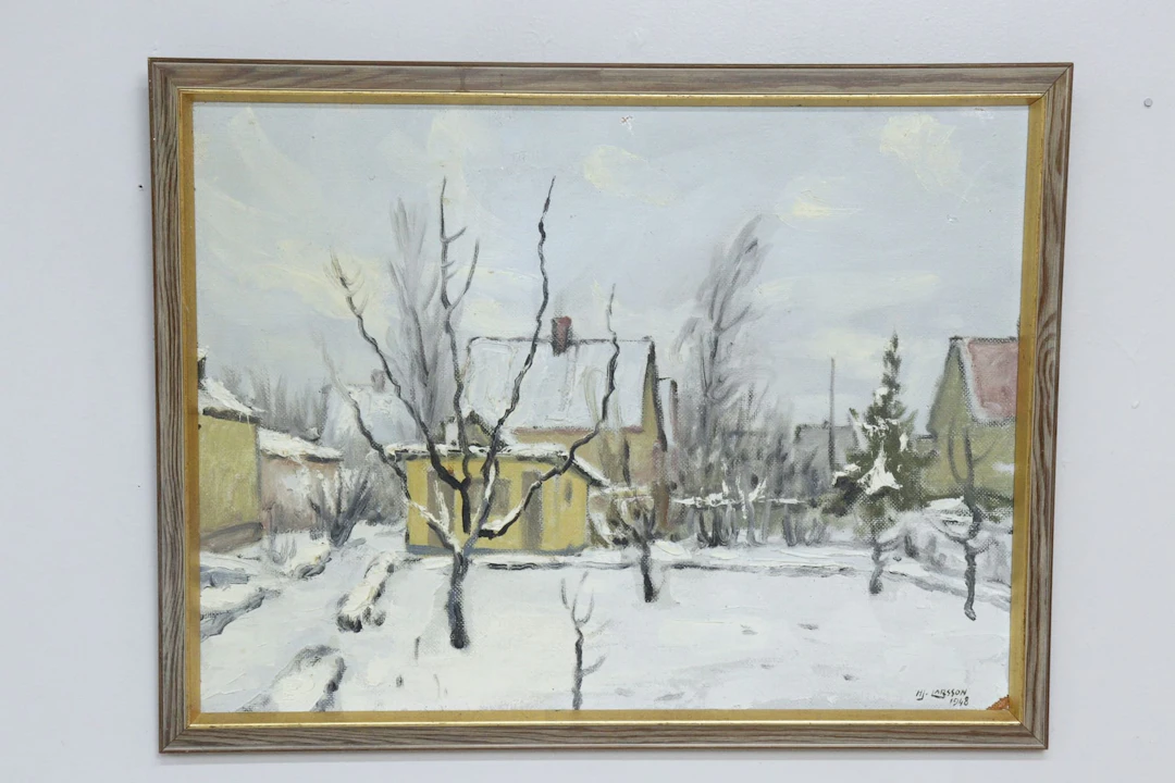 Hjalmar Larsson, "Från gårdsfönstret", olja på pannå, signerad