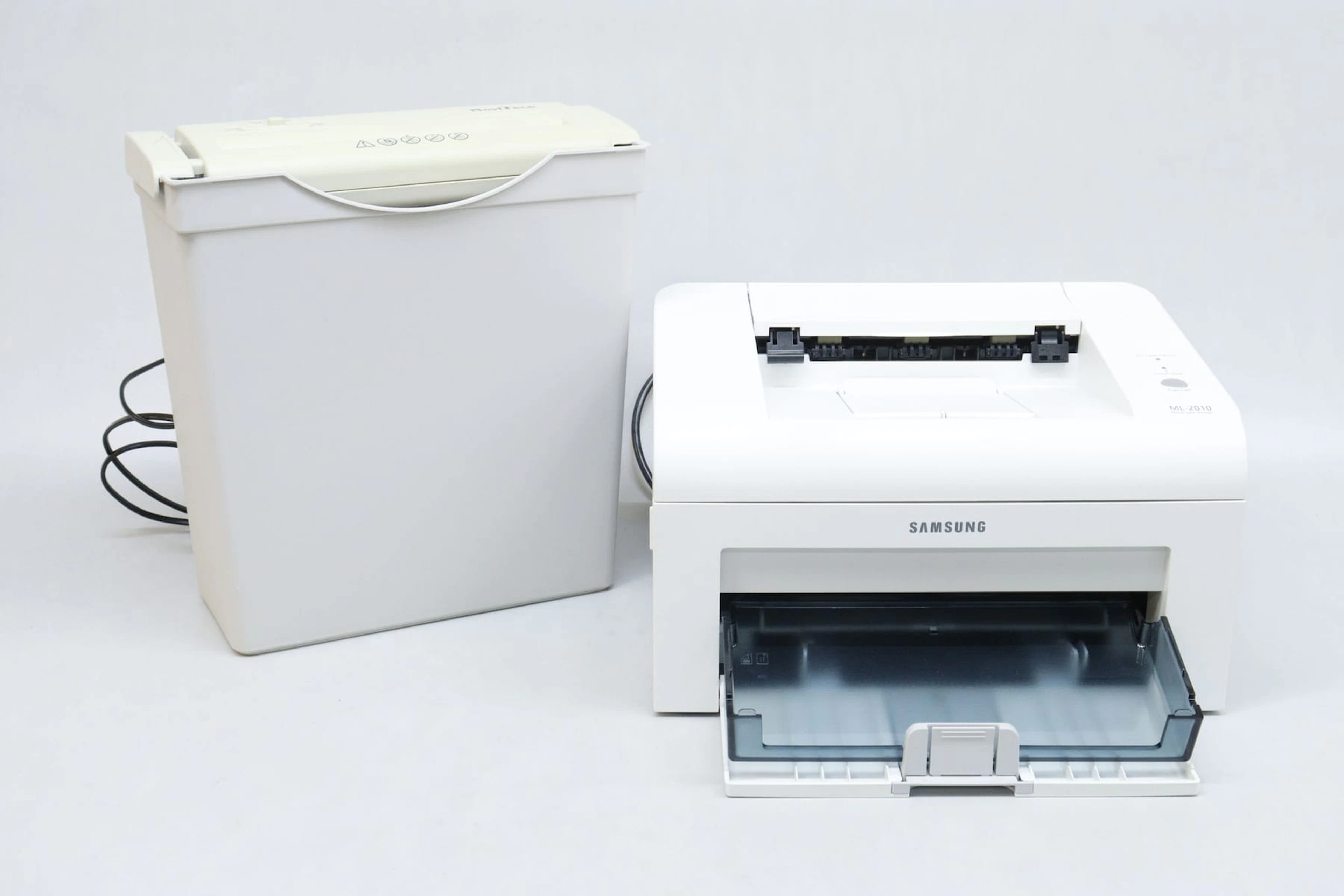 Laserskrivare, Samsung ML2010, och dokumentförstörare, NoviTech