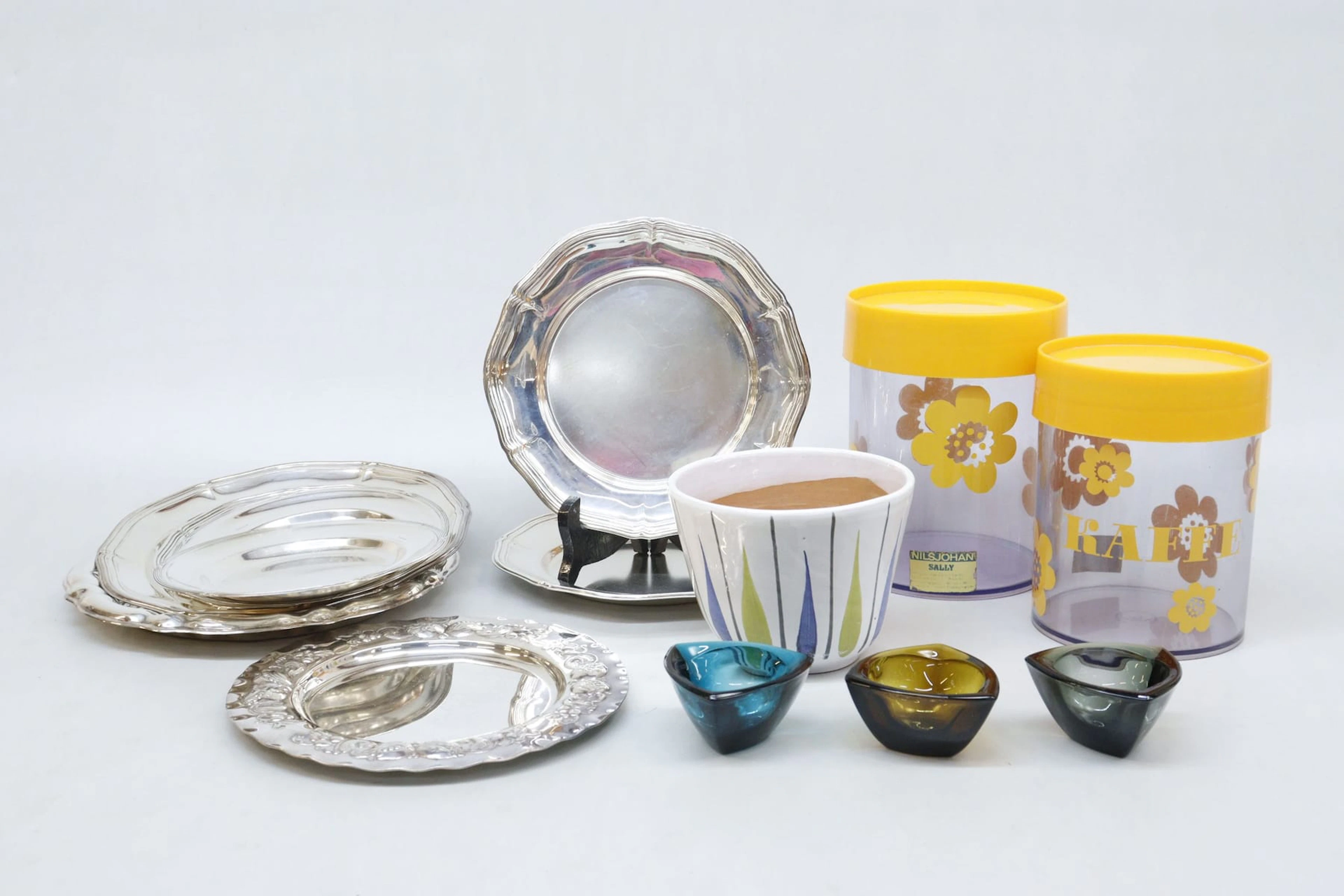 Kaffeburkar, "Sally", Nilsjohan, ljuslyktor, "Bullseye", Kaj Franck
