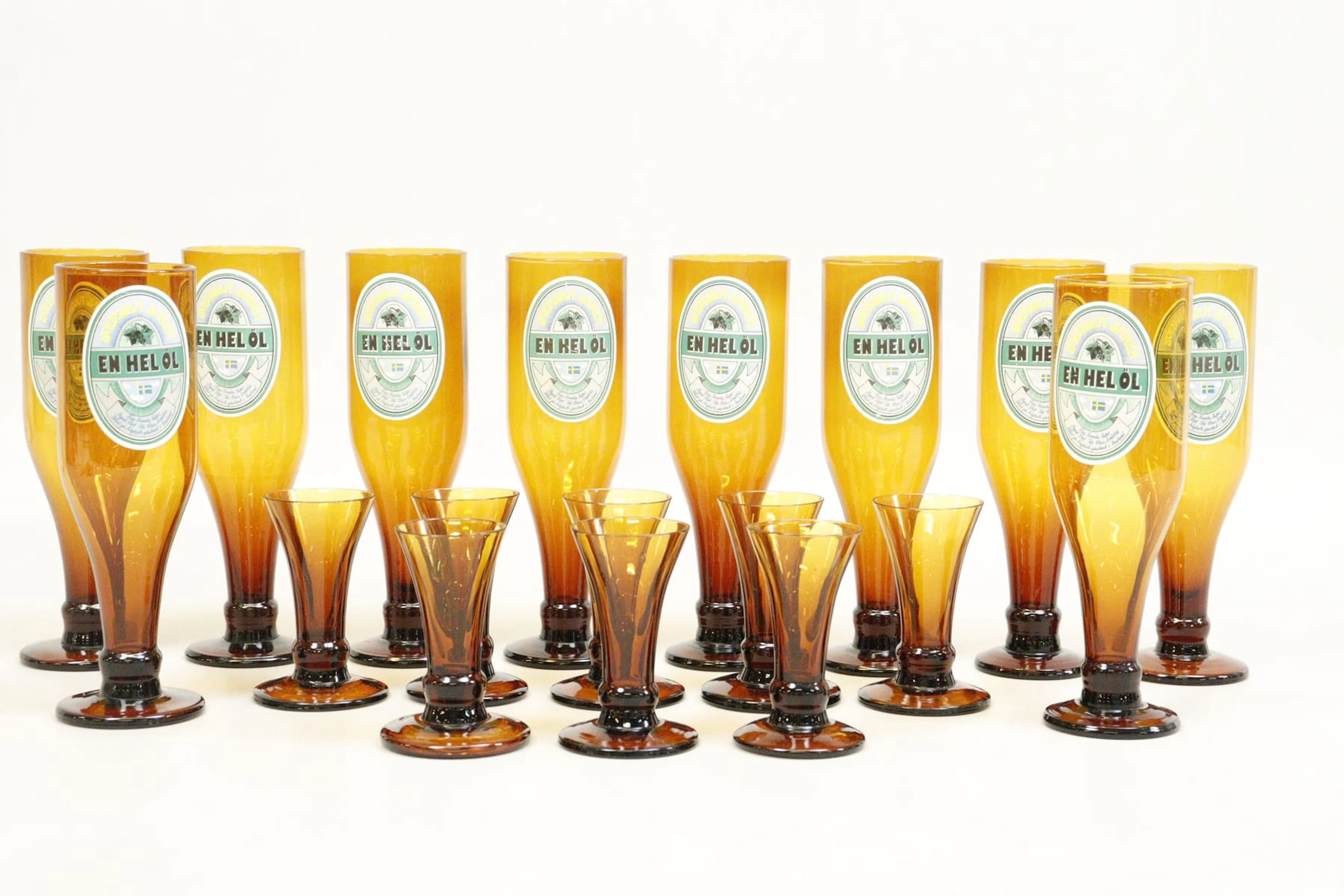 Öl- och snapsglas, 10+8st, "En höl öl", Älghults Glasbruk
