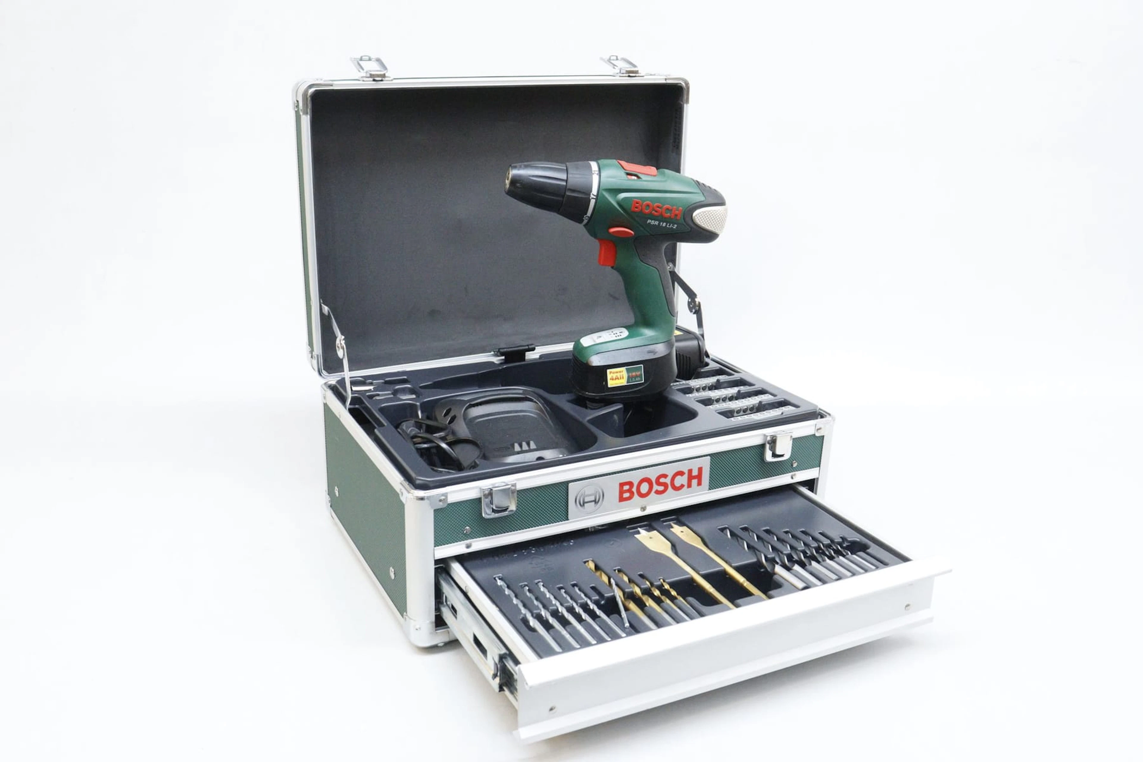 Borrmaskin/skruvdragare, Bosch, med tillbehör
