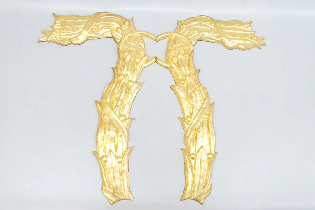 Dekorelement, ornament, 2st, brännförgylld aluminium