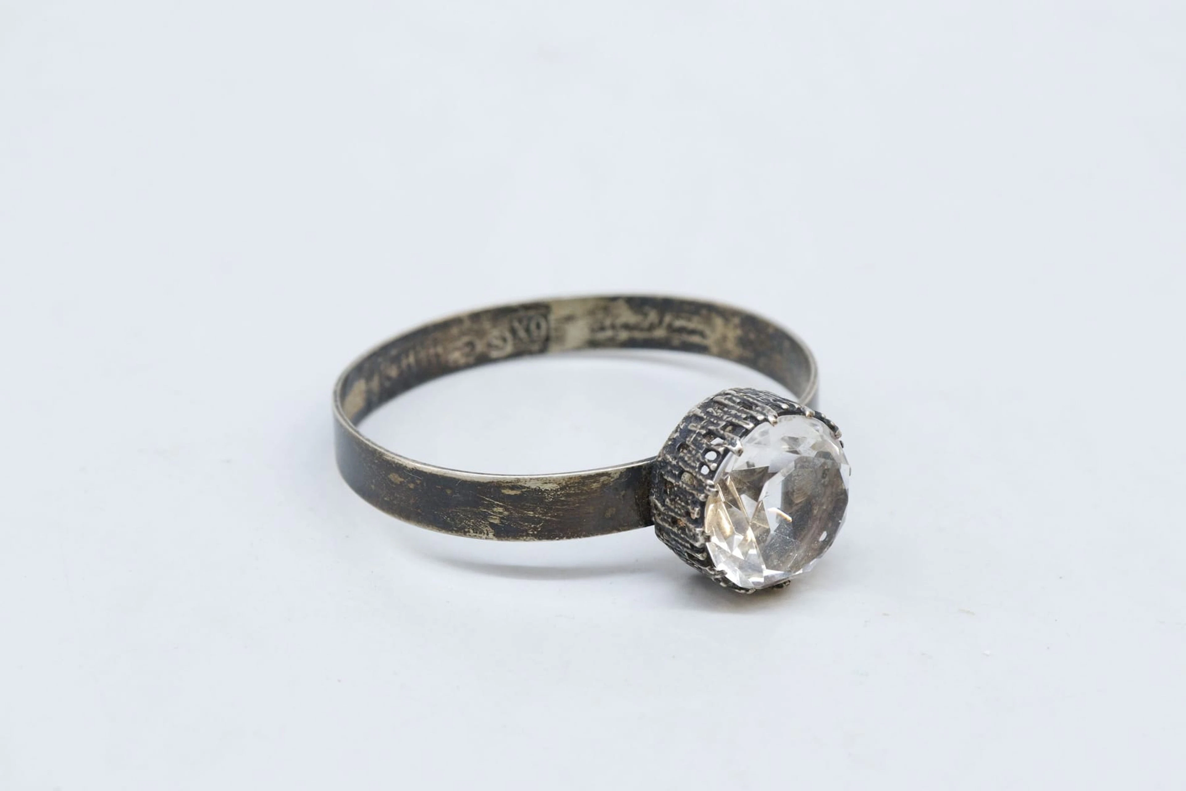 Armband, silver med slipad sten, design Åke Lindström för Bengt Hallberg