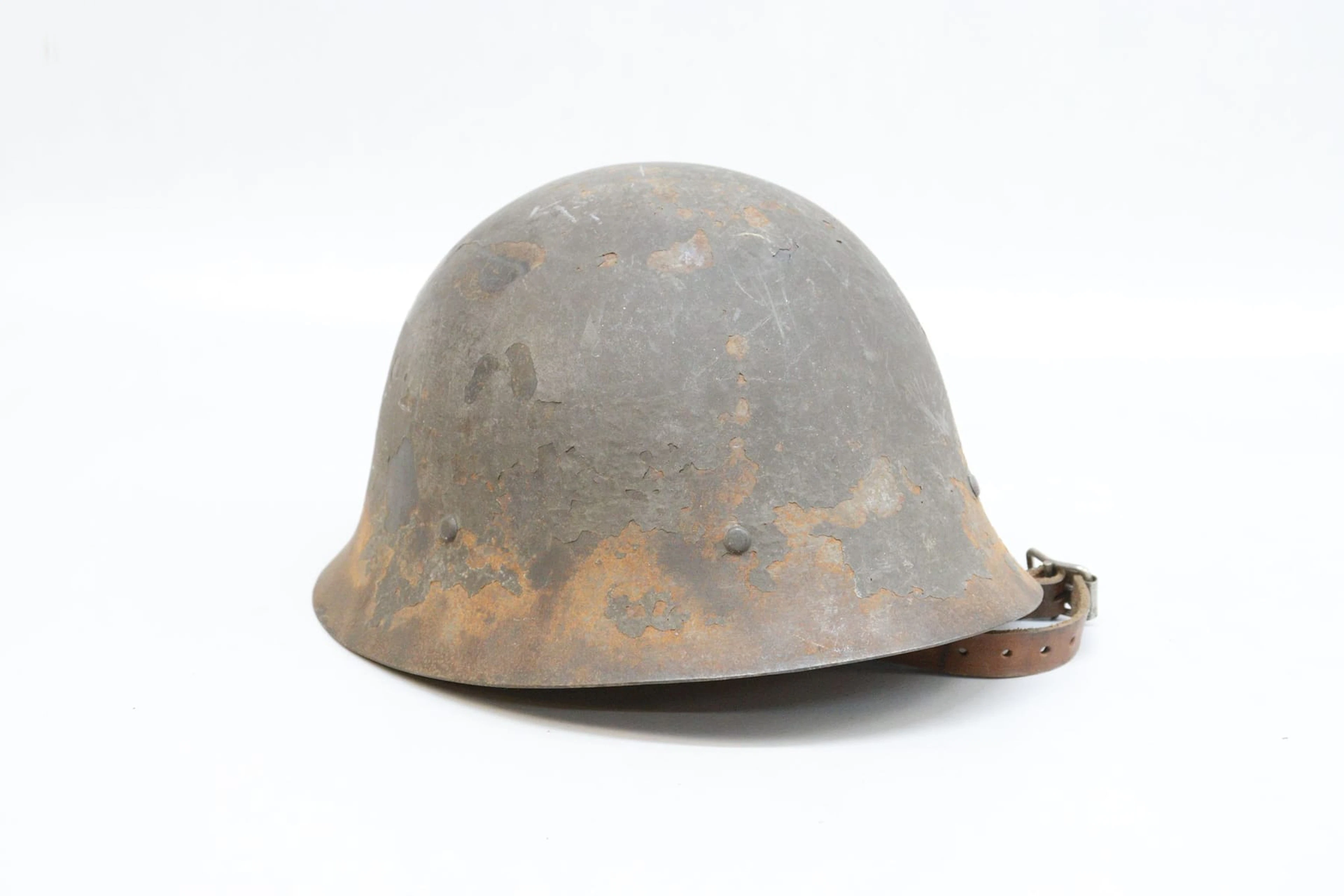 Militärhjälm