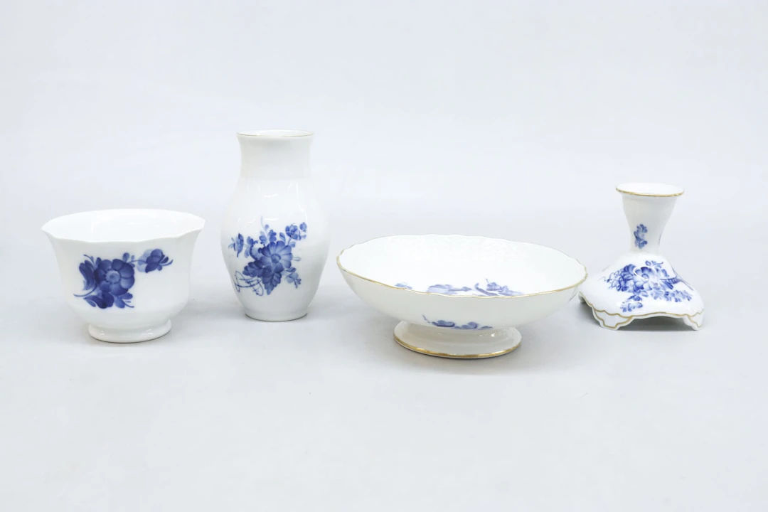 Porslin, 4 delar, "Blå Blomster", Royal Copenhagen