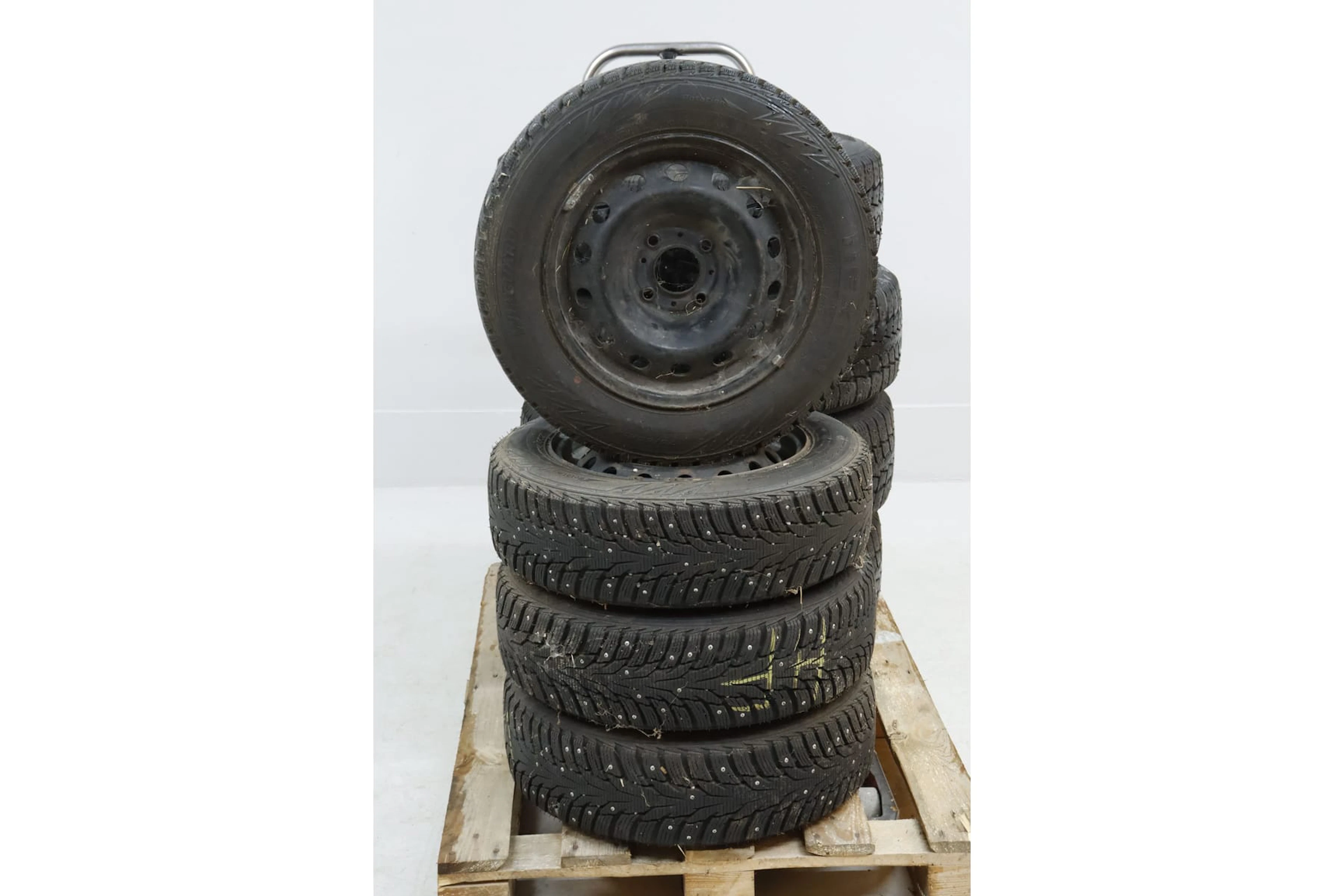 Dubbdäck, 4st, 175/65R14, suttit på Peugeot