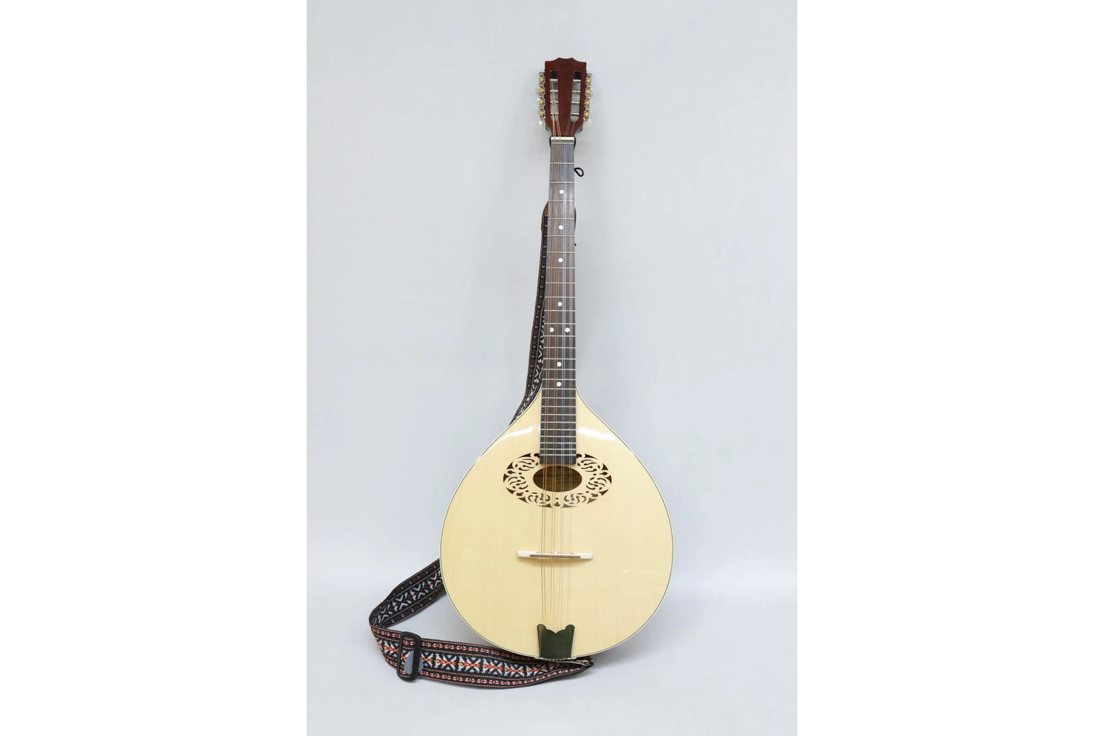 Mandolin, Octavo, Rumänien