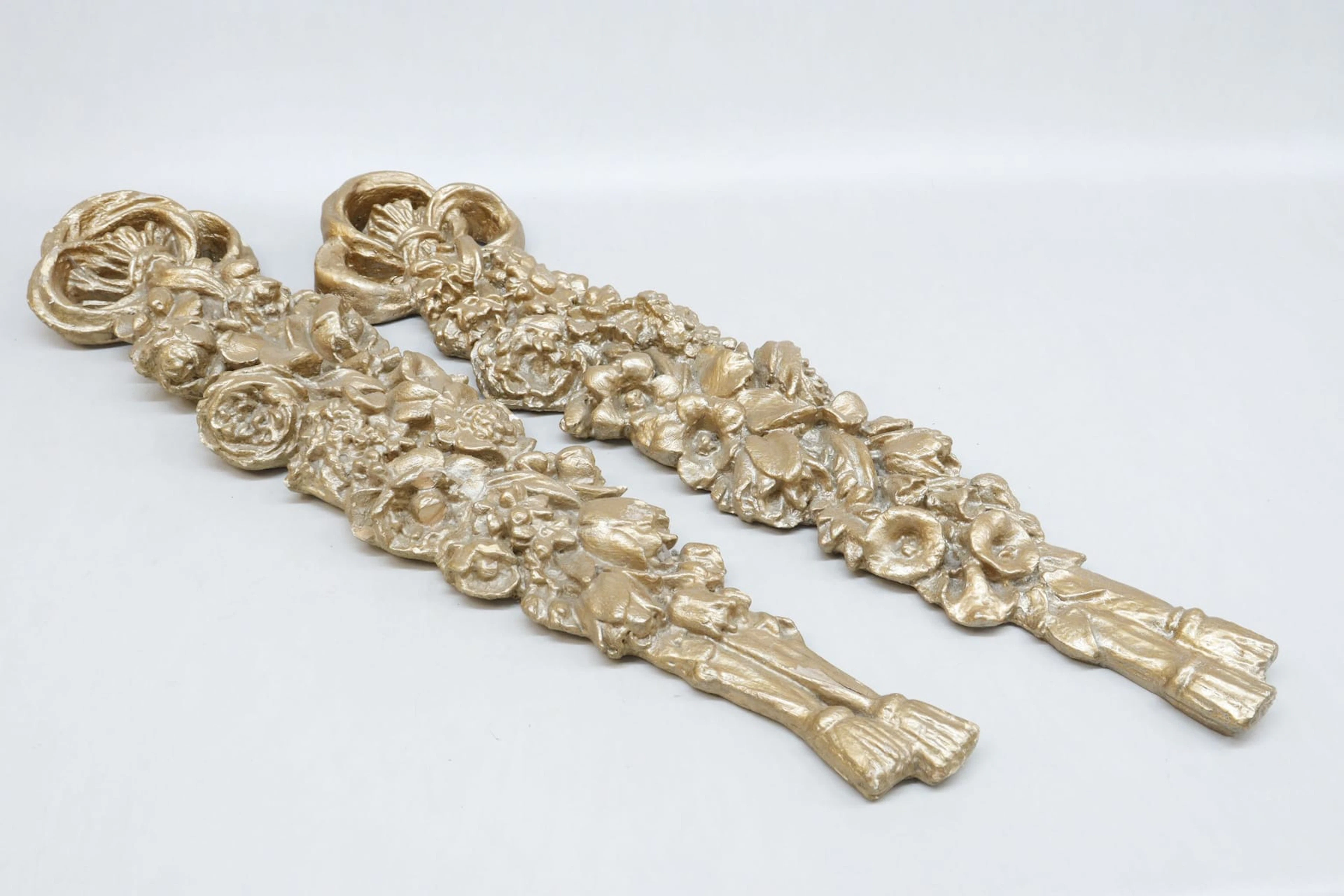 Väggornament, 2st, gips, gustaviansk stil, 1900-tal.