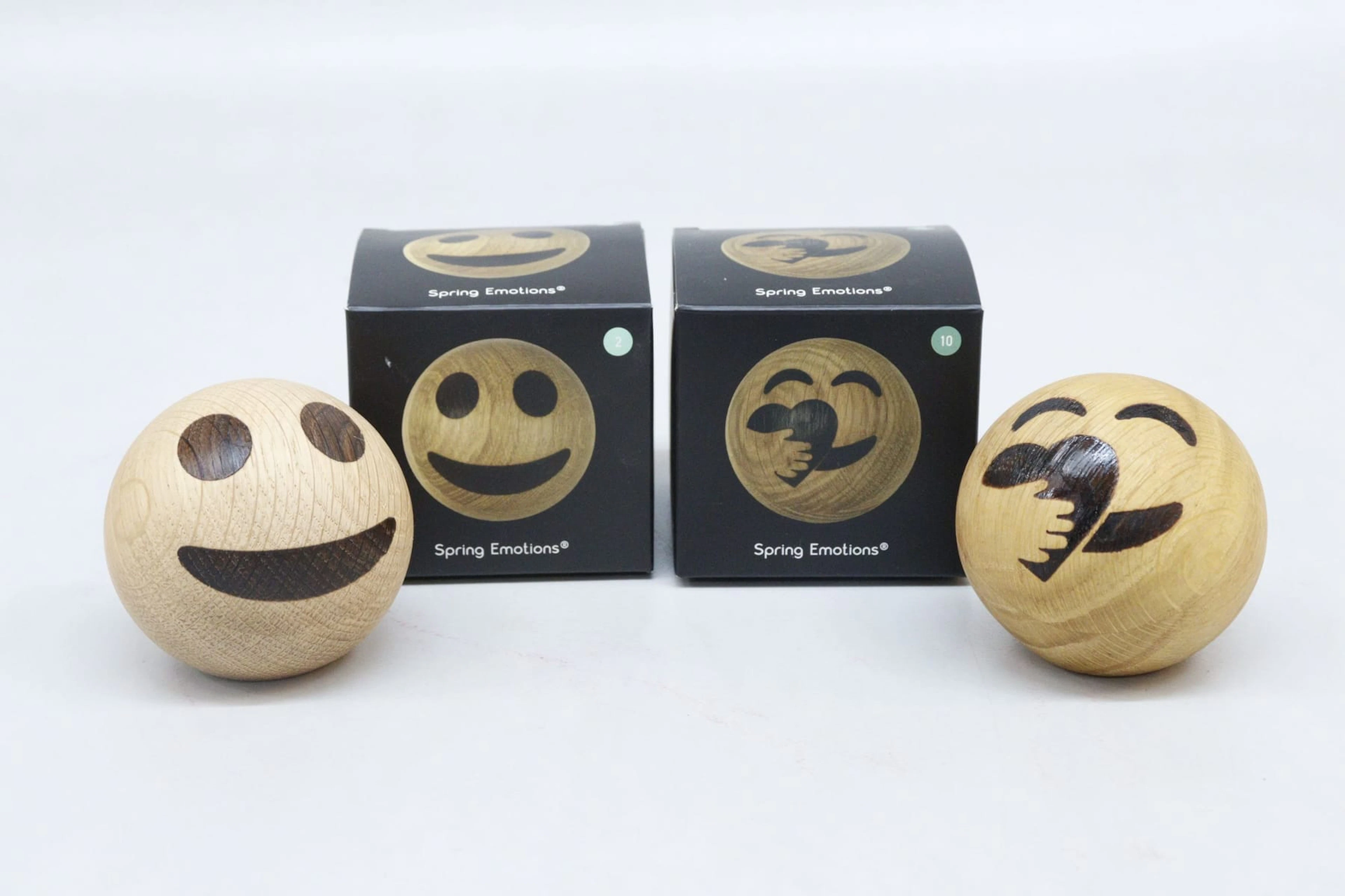Emoji-bollar, 2st, trä, Mencke & Vagnby, Danmark, Spring Emotions