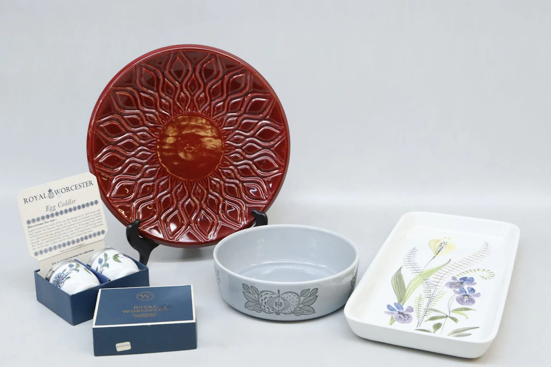 Äggkokare och fat/skål, Royal Worcester, Ekeby och Rörstrand
