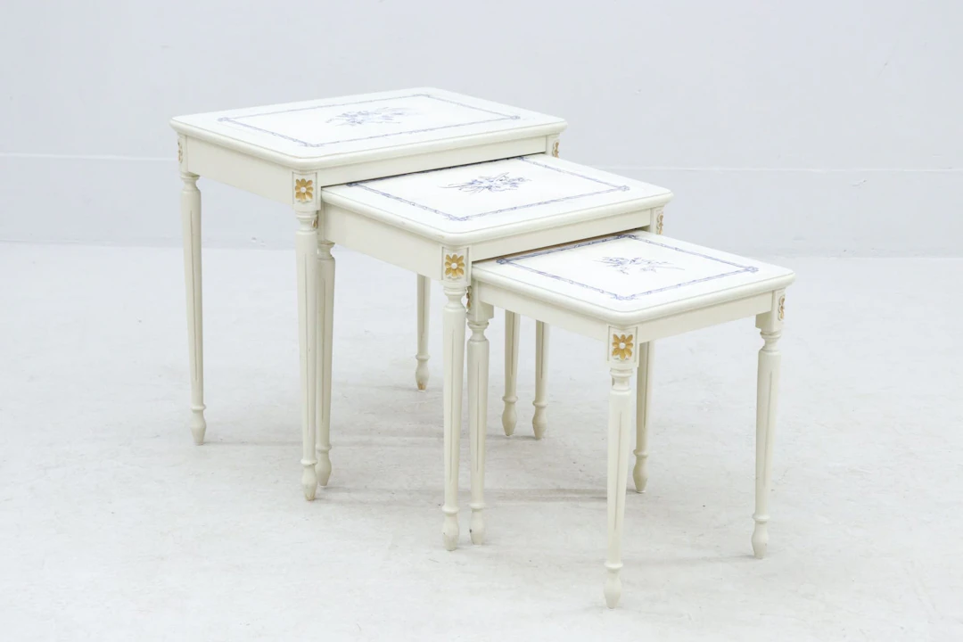 Satsbord, 3 delar, gustaviansk stil, med kakelyta