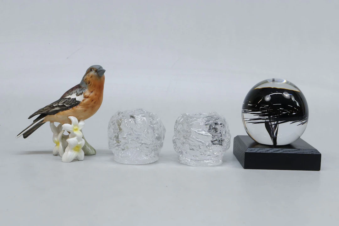 Figurin, Goebel, Ljuslyktor, "Snöboll", samt brevpress, Studio Åhus