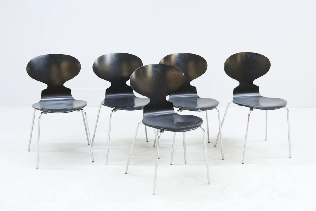 Stolar, 5st, "Myran", Arne Jacobsen för Fritz Hansen, 1974, stapelbara