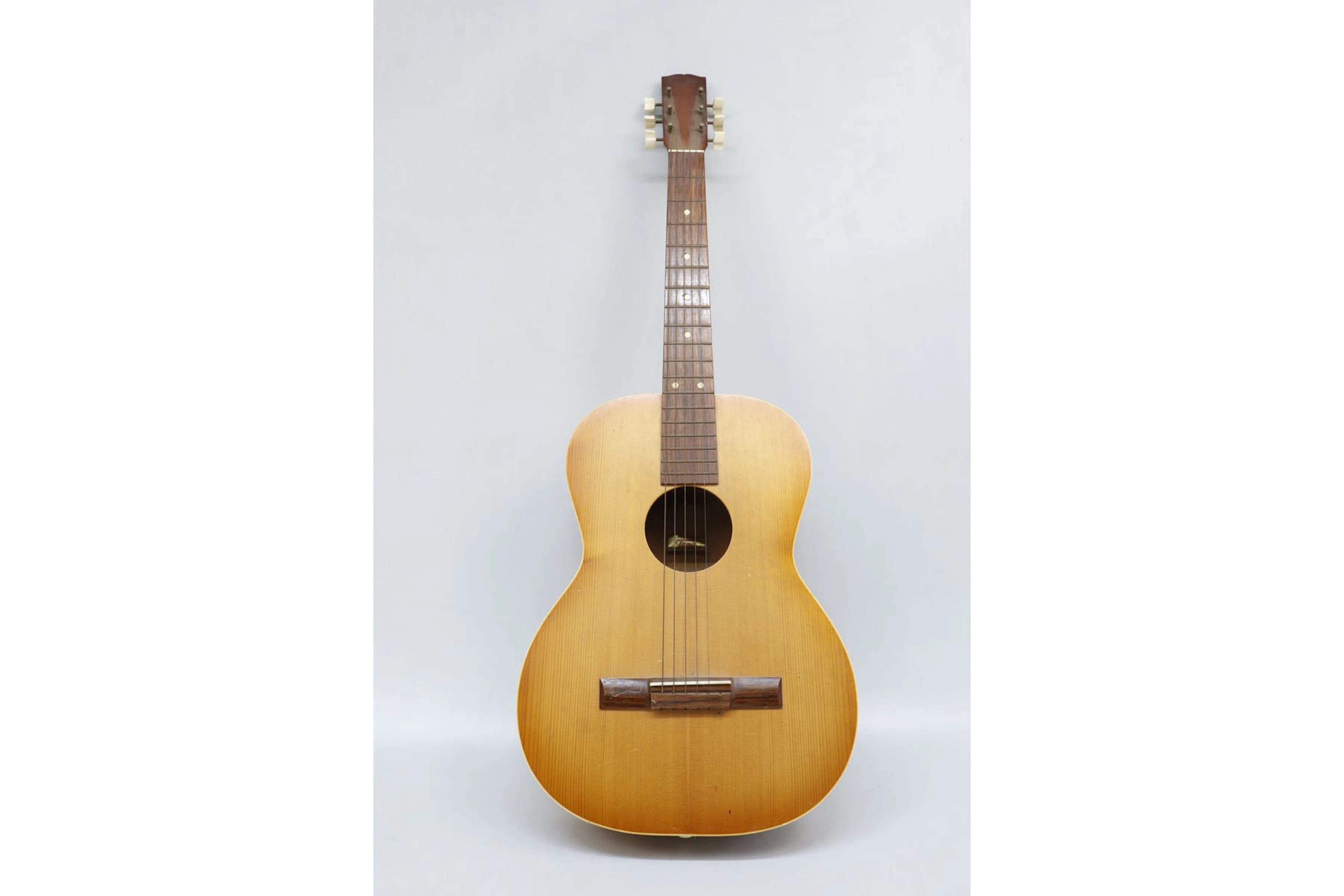 Akustisk gitarr, Tong